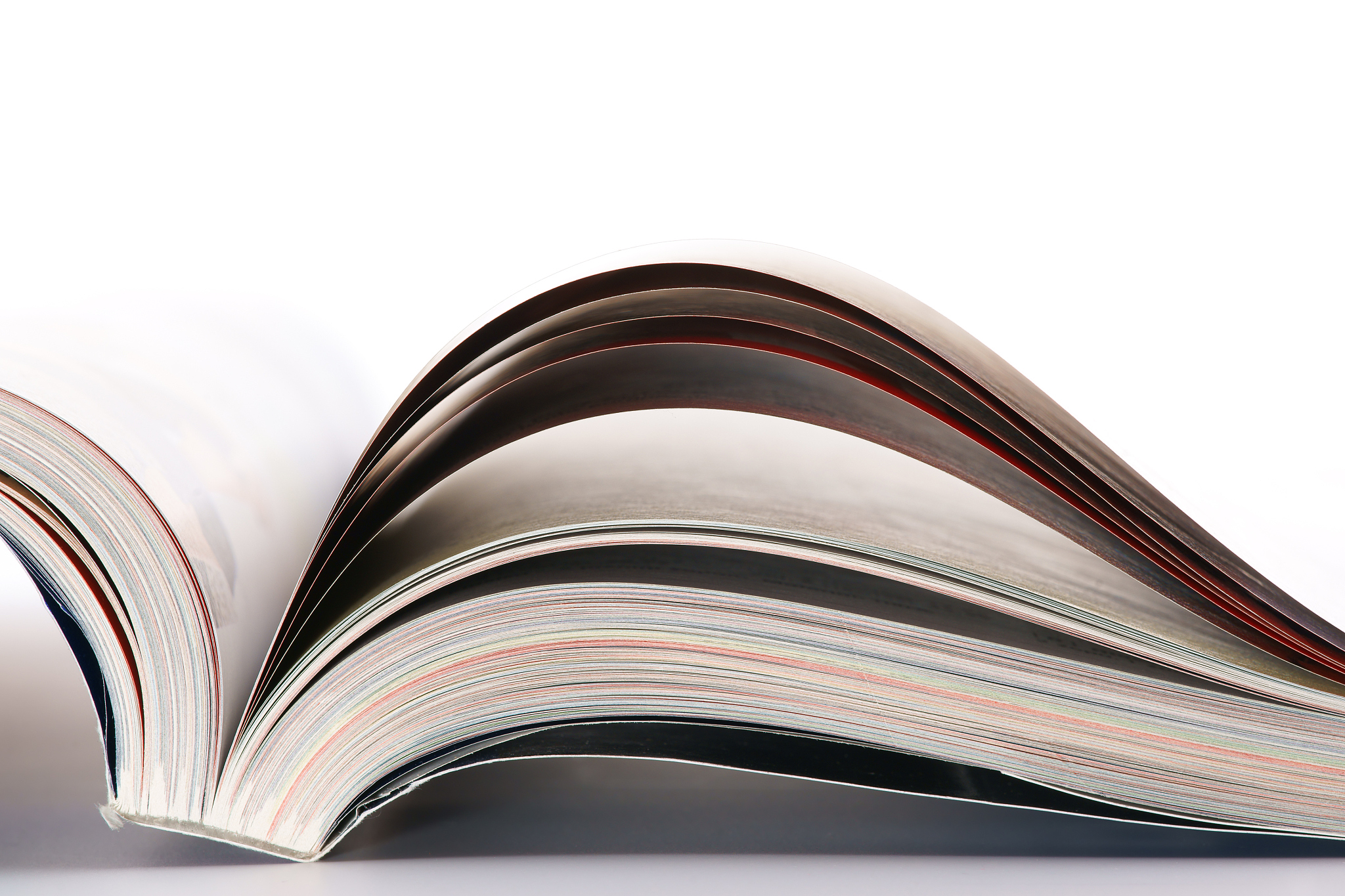 她的年龄相差我六七岁的。我同她在一起她说要我每个月要发一点钱在身上才愿意一样不然感情不好她说它压力大、要供房子、她还要帮他儿子供车。现在我们认识在一起半年了他说缺安全感很缺爱的。怎么回复