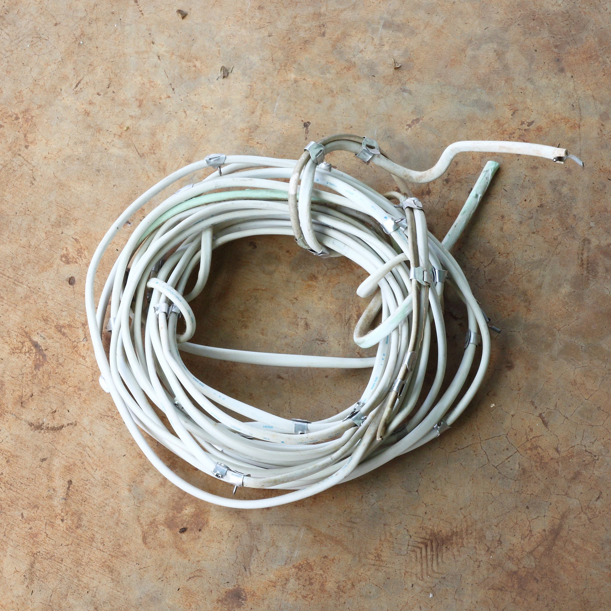 冷柜毛细管绕在回气管上面一般绕多少圈比较好？