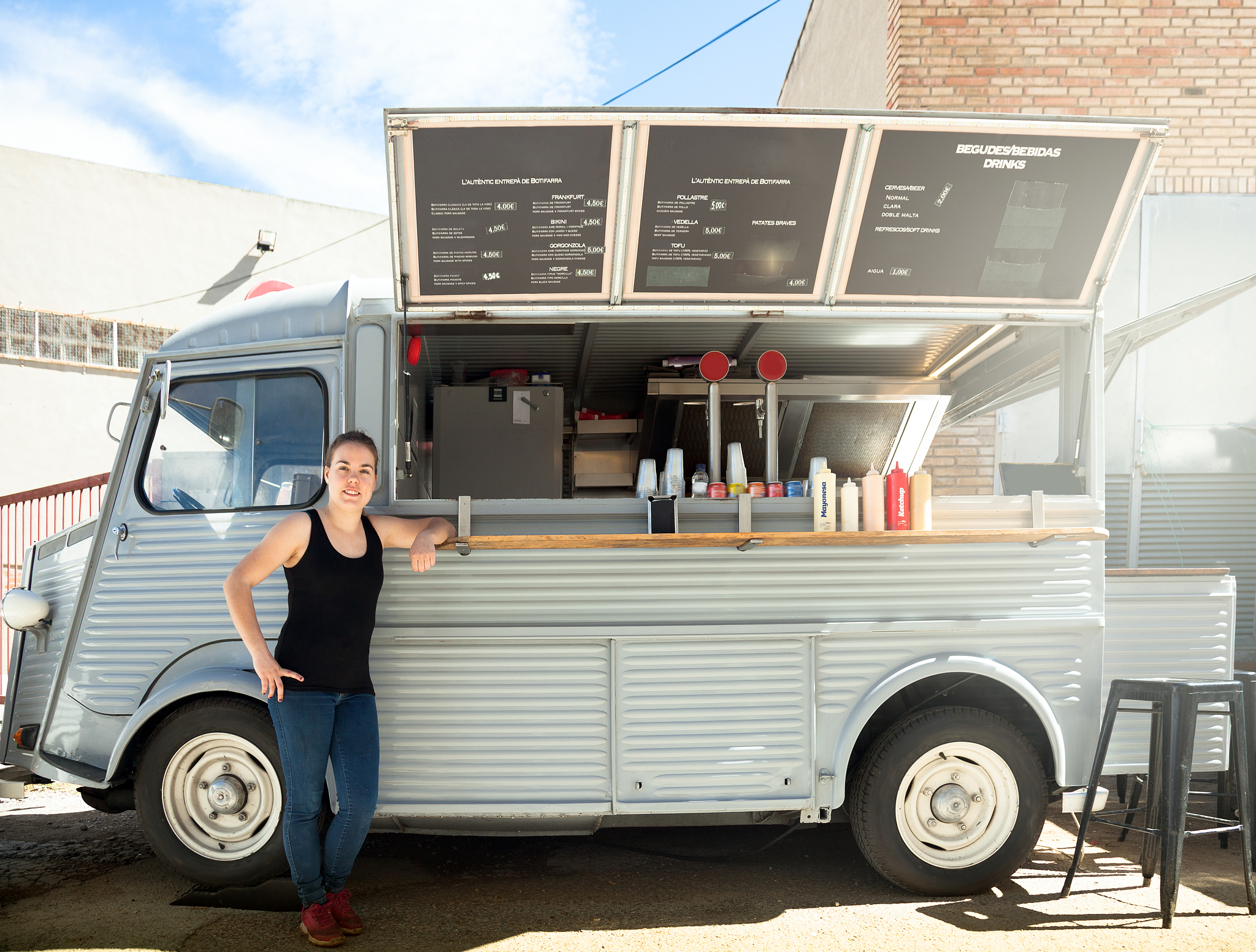 我在工作时处于最佳状态但一直不知所措。我基本上完成了餐馆。我不认为它在我可以支付员工价值的地方起作用。享受不按时间表生活以及商业厨房中经常发生的时间紧缩。自己的移动厨房但我可能会把它卖掉或拆分成一个新项目。梦想有一家小镇便利店。以为我在索诺玛找到了一个完美的小镇但随着 WFH 的繁荣如今这里成了交通噩梦。