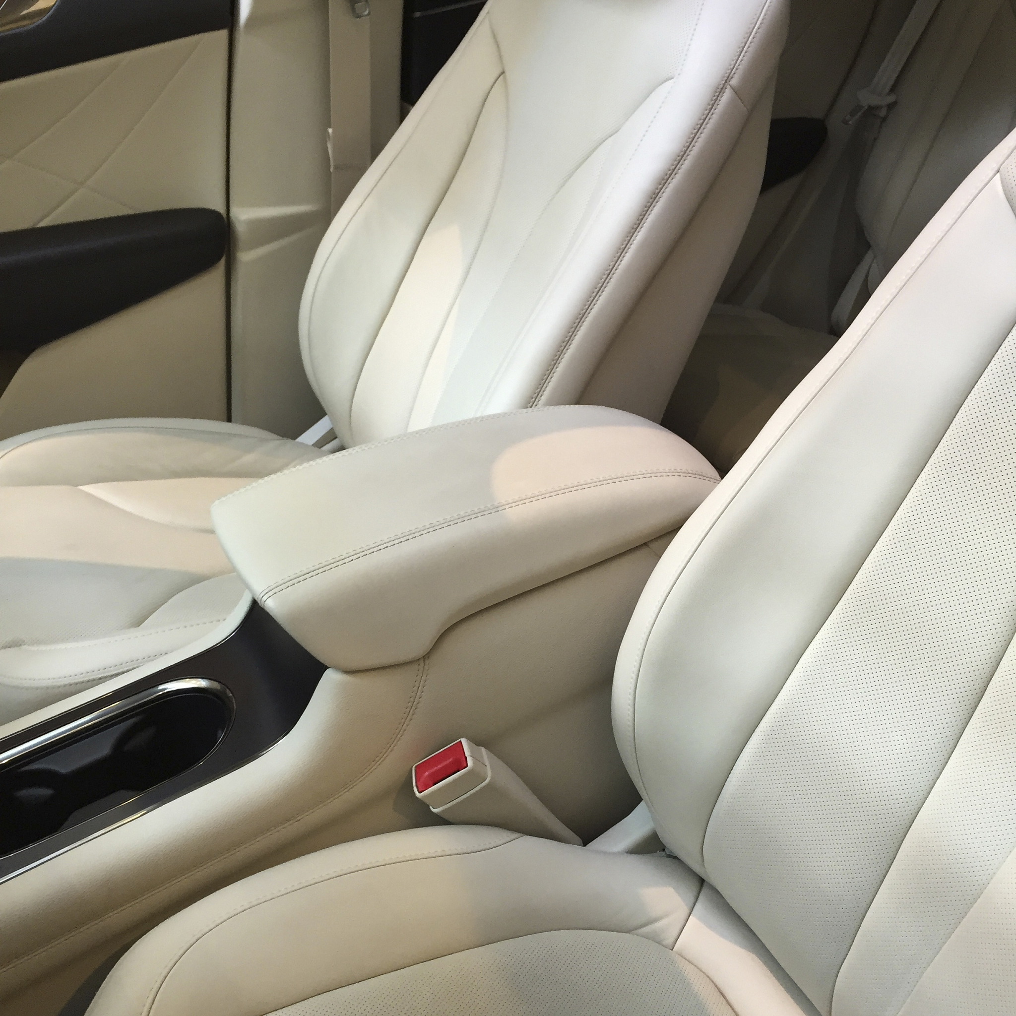 汽车座椅包真皮：豪华舒适与实用兼顾