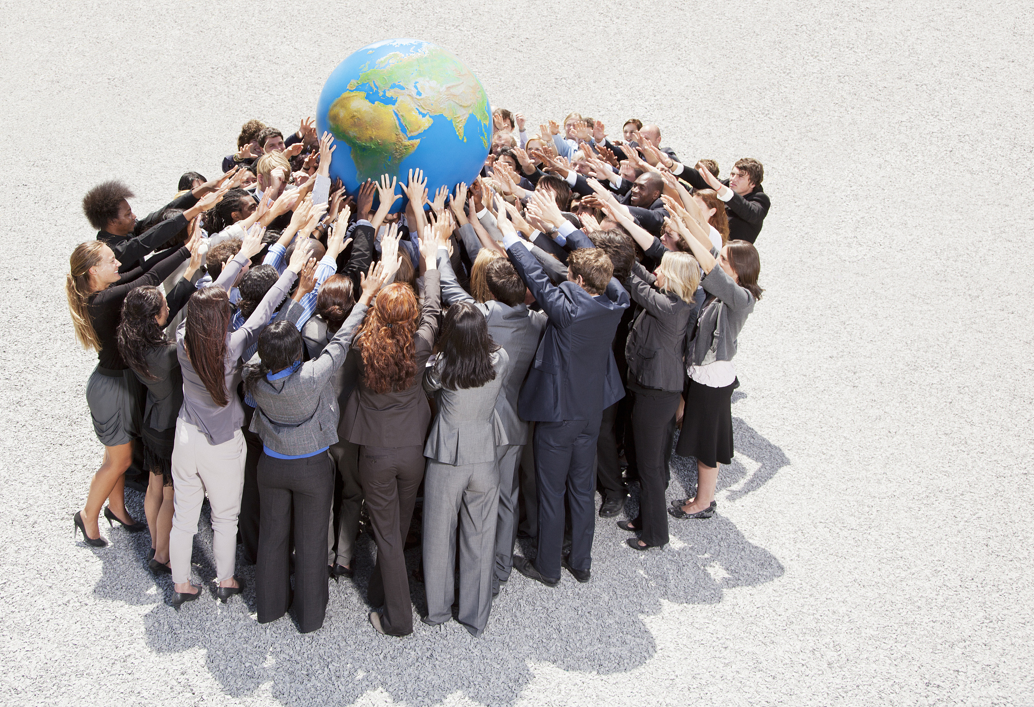 青年：为世界团结而奋斗的新时代力量