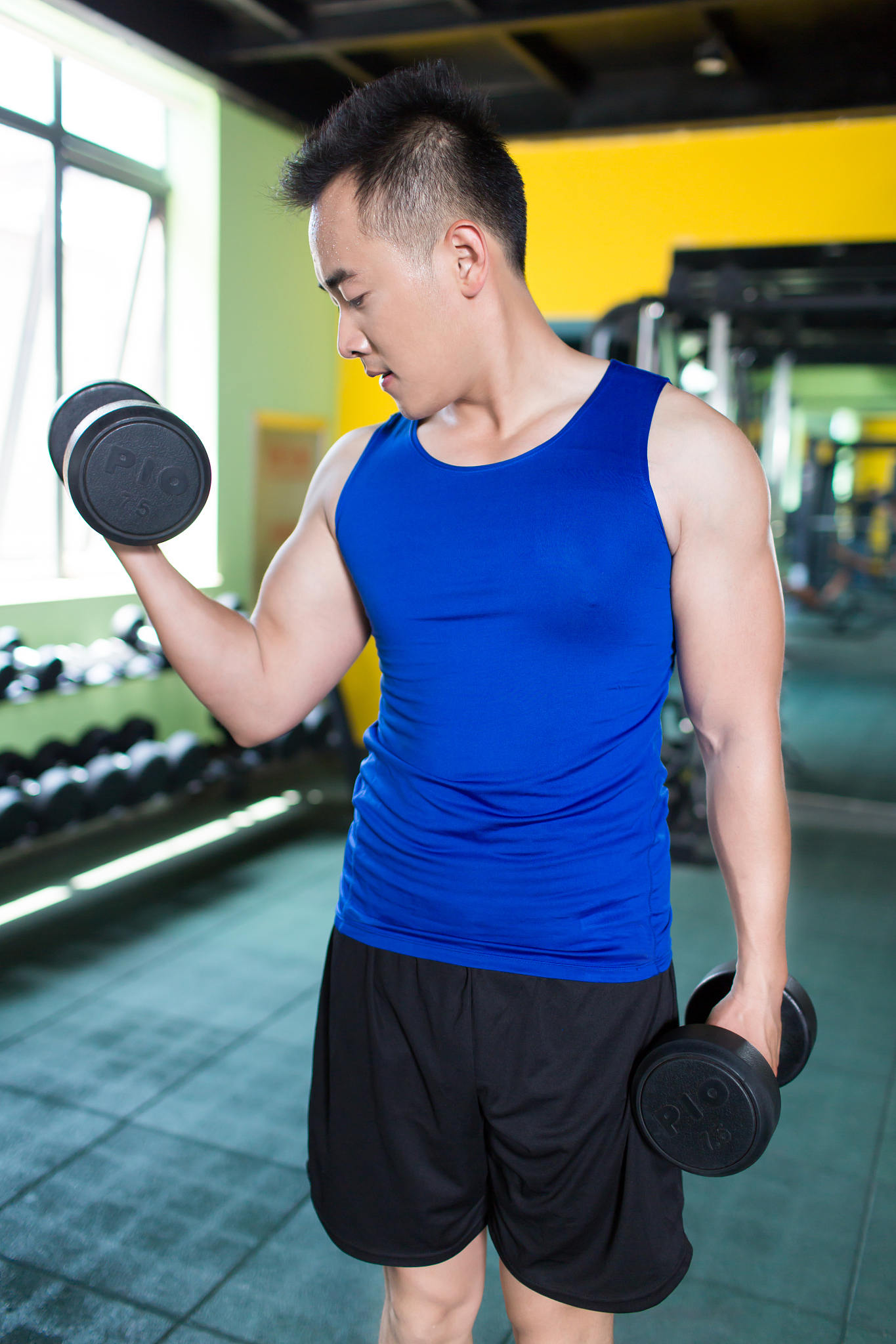 167cm 56kg 男生：增肌还是减脂？