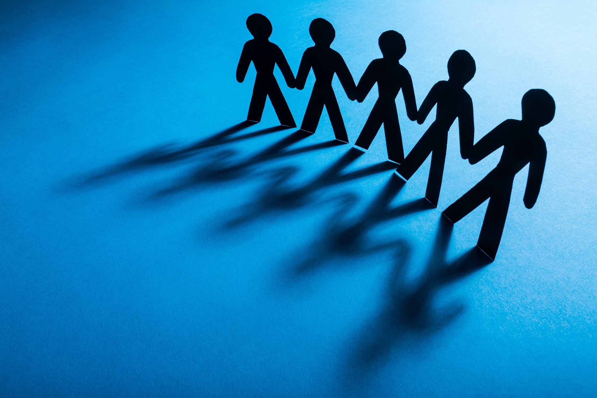 帮我翻译以下文字尽量口语化：我认为我富有计划性每一次工作开始前我都会列出详细的工作计划并且后续严格按照计划来执行；我也富有团队合作精神可以站在他人的角度思考问题让每一次任务都达到双赢的局面；最后我是一个有冒险精神的人渴望在工作中创新打破不可能。