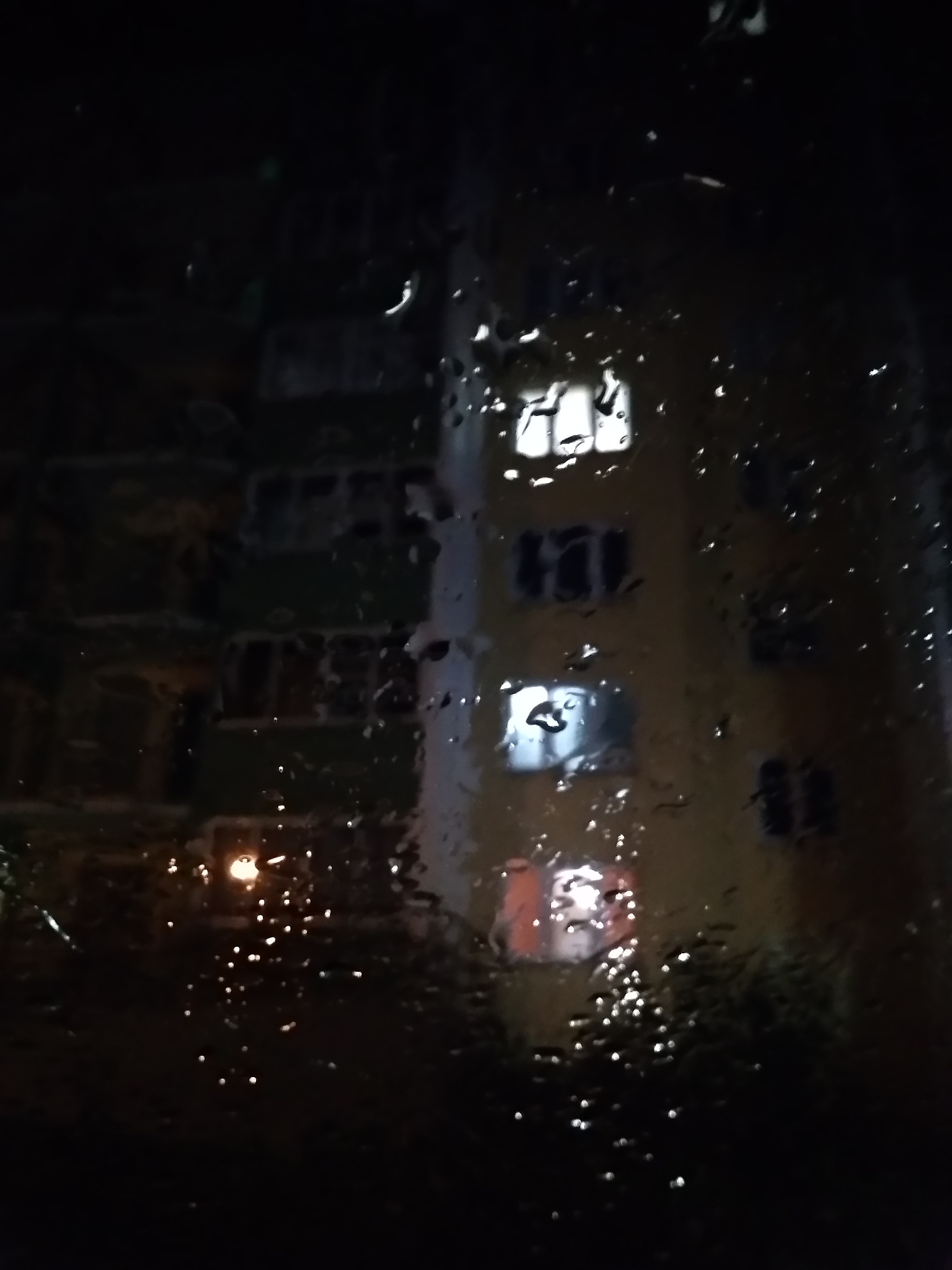 南方暴雨：来得急，去得快，洗涤心灵的短暂梦境