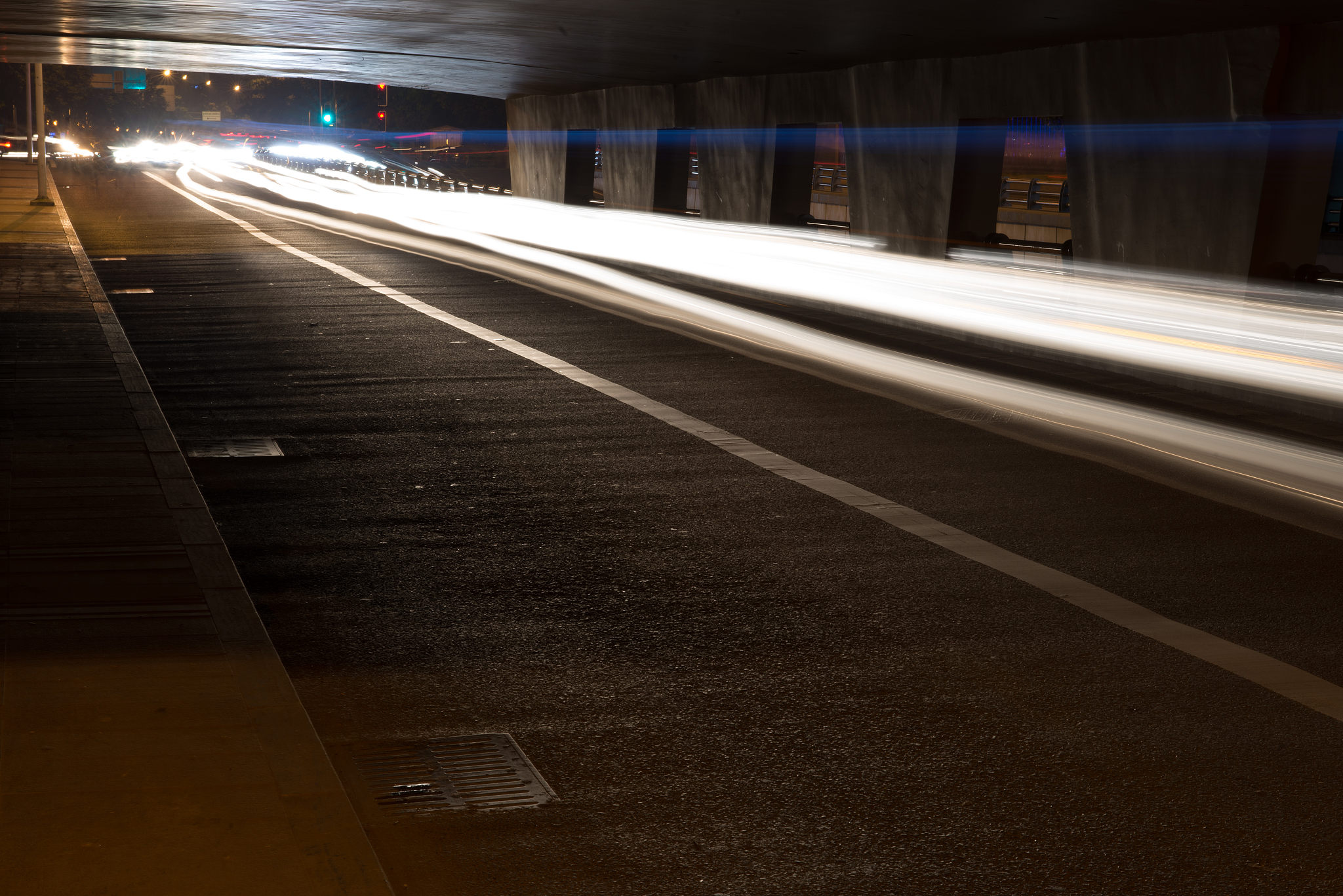 一个女生说她很忙如何夸赞她显得有趣？