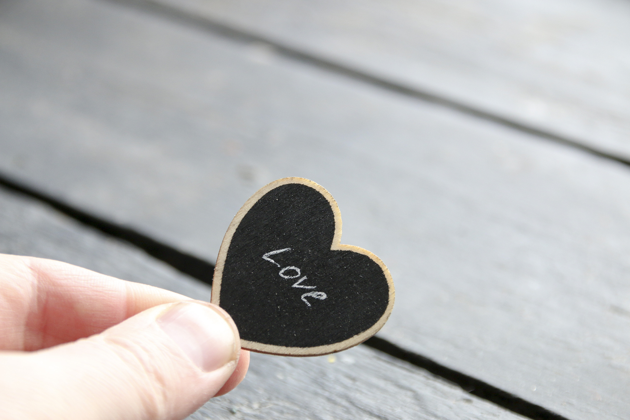 4字情侣刻字浪漫：10个寓意深刻的刻字选择