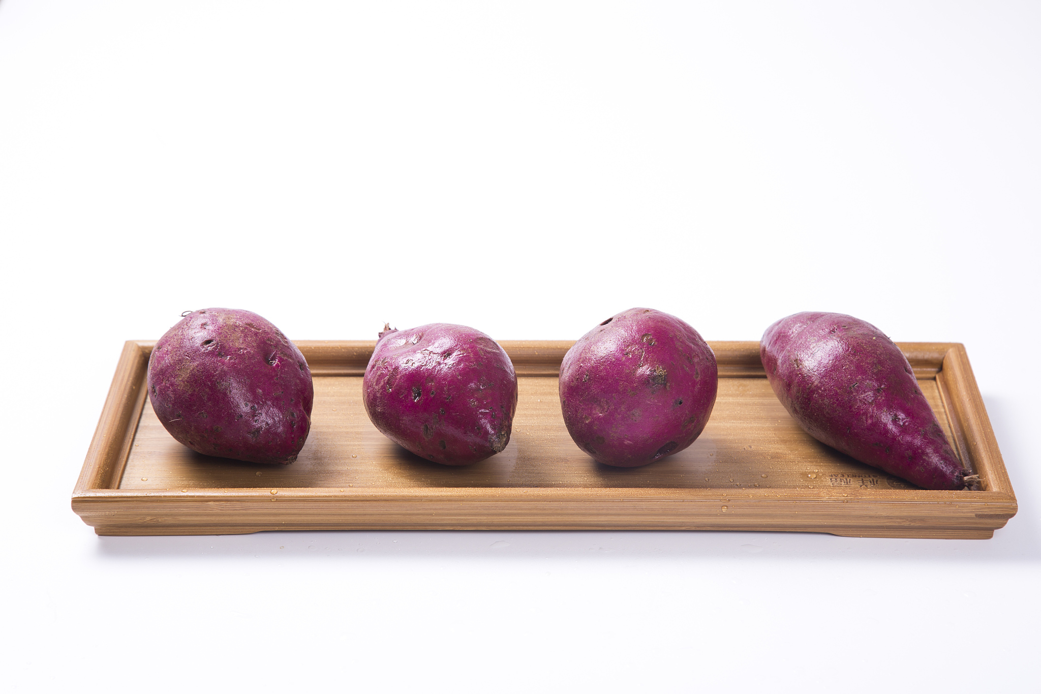 以紫薯是一种非常有益健康的食材为主题写一段话