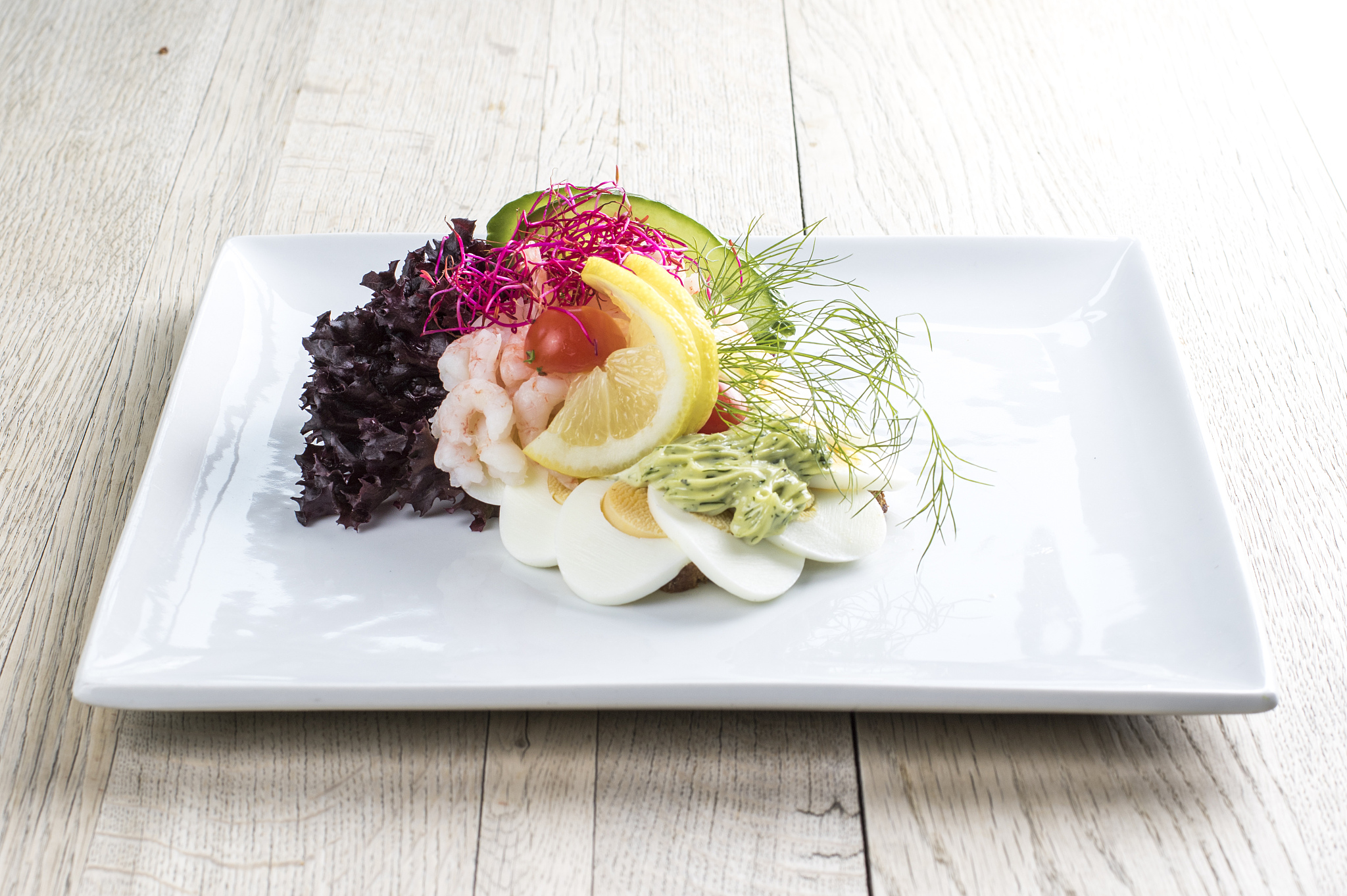 D-泛解酸内酯水解酶催化机制：组氨酸与底物羟基形成氢键