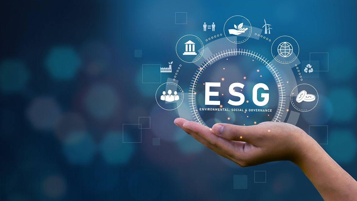 esg环境,社会和治理概念,技术手掌,蓝色背景图标esg社会环境按屏幕上