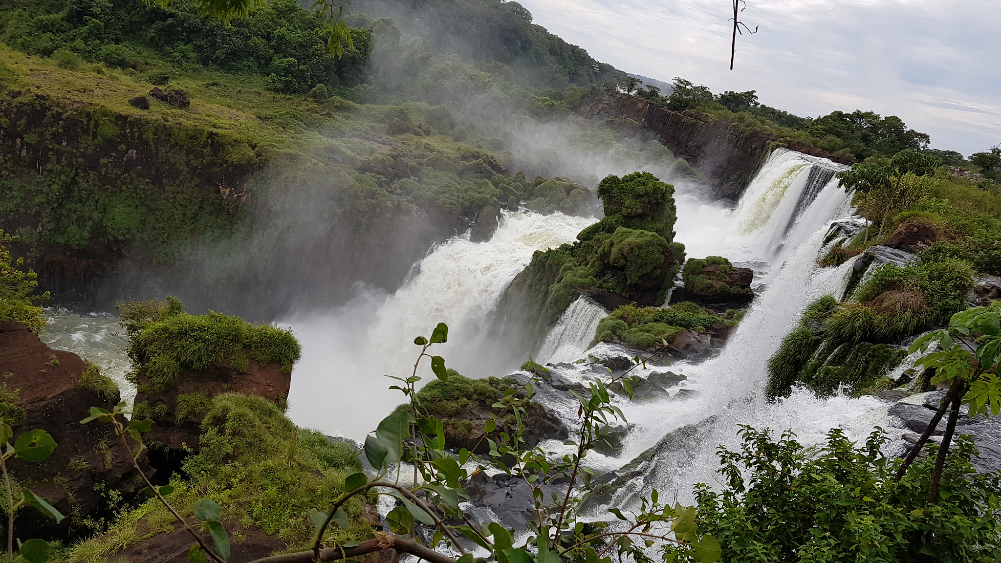 the iguazu falls in argentina and brazil south america