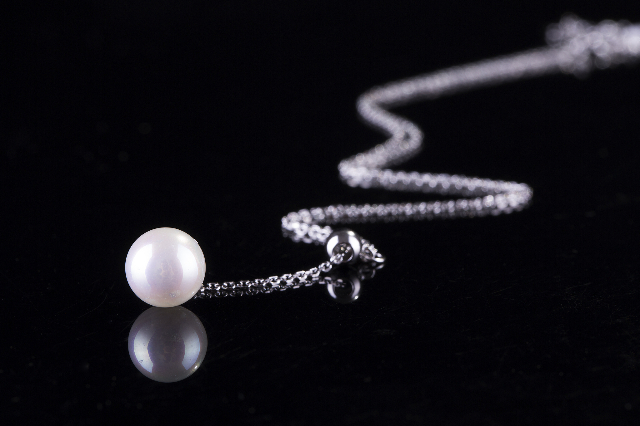 淘宝热卖手链款式推荐：珍珠、水晶、手工编织、925银等