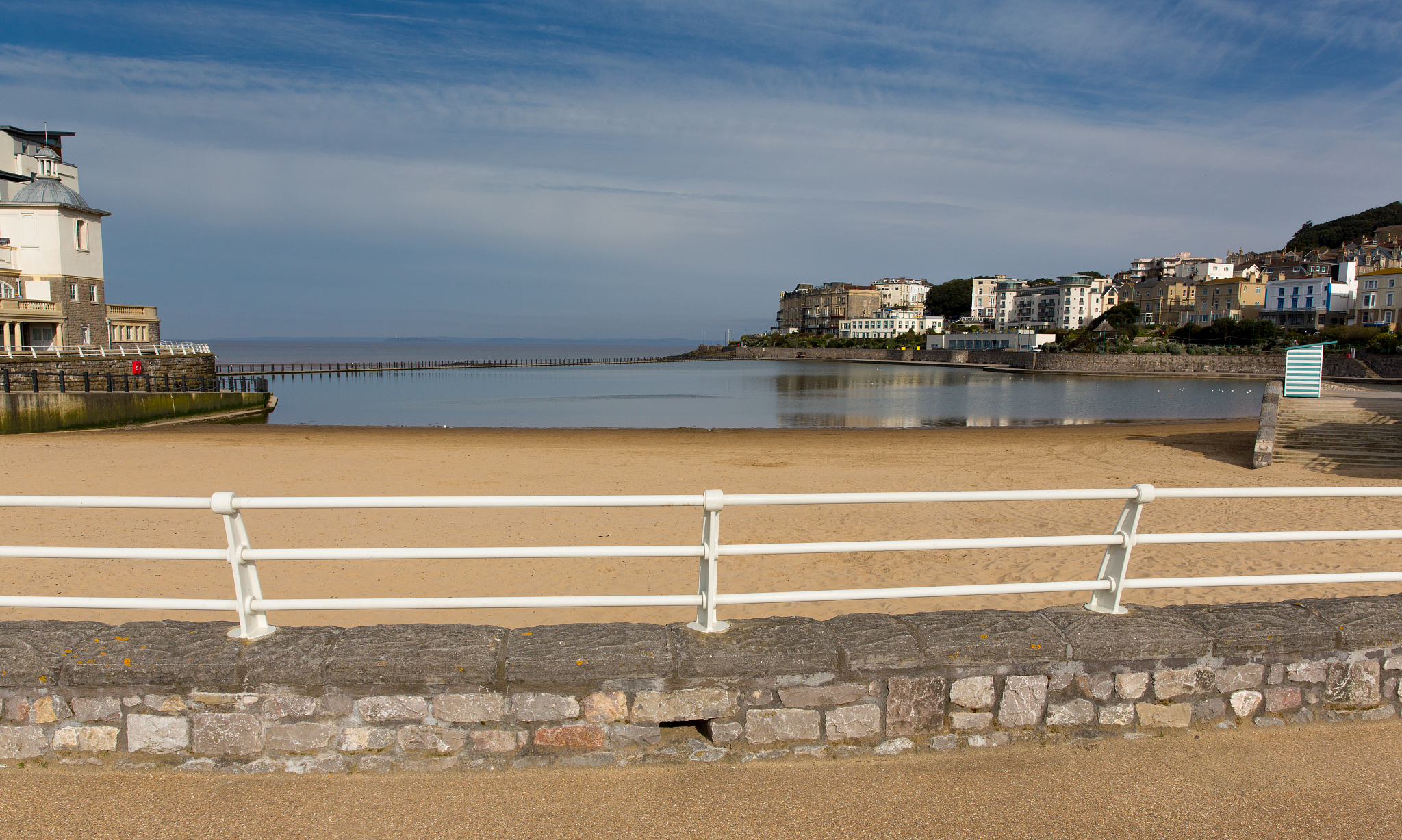 海和湖的区别：地理位置、水质、生态系统