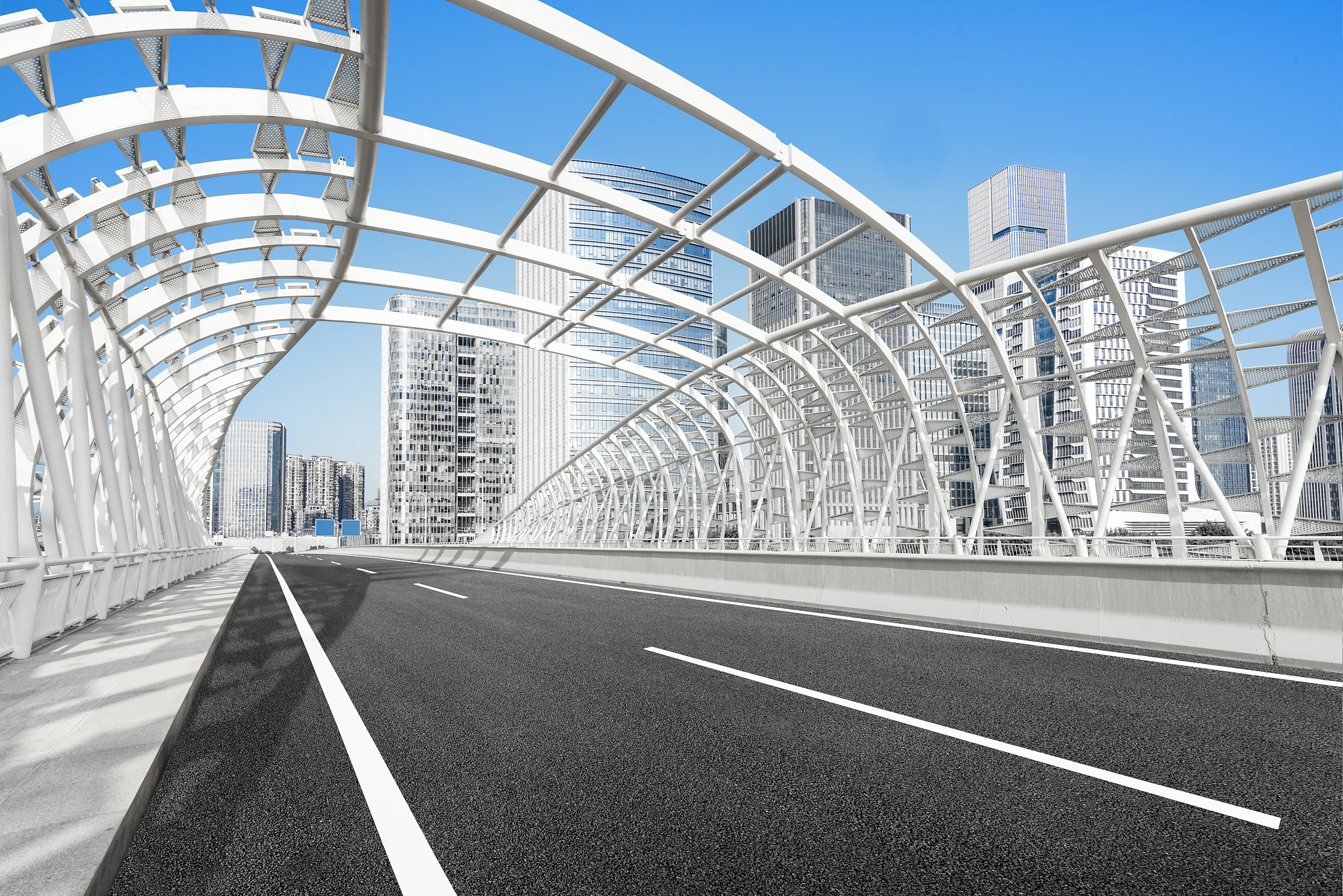 道路与桥梁工程施工专业发展前景：机遇与挑战并存