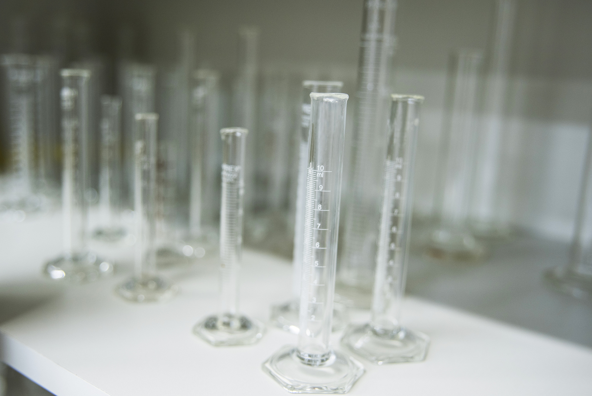 在室温下如何配置50ml的饱和食盐水