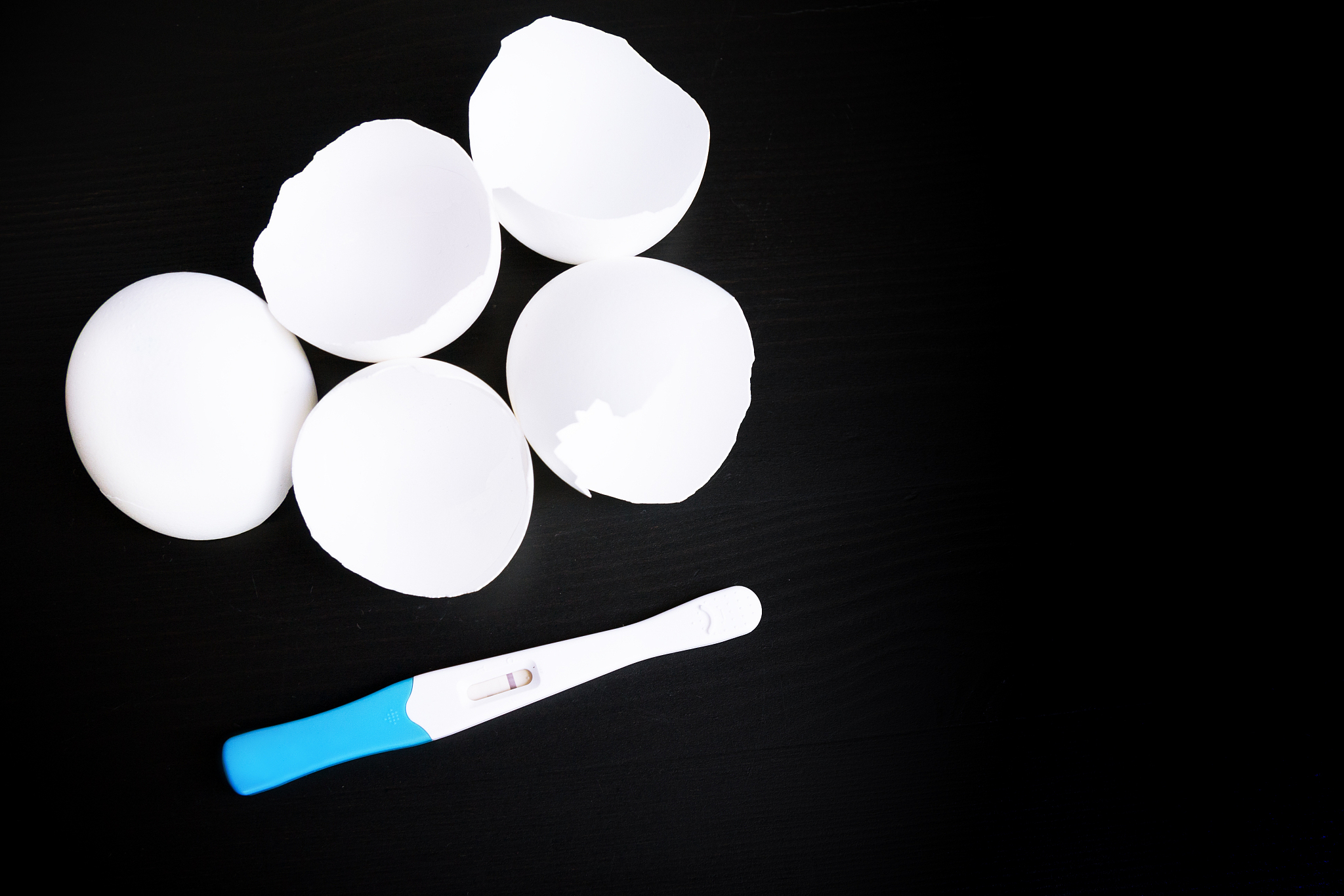 我需要你作为一名SEO帮助我把对应的关键词变为包含多个需求且吸引人的SEO长标题但要注意长标题不可以是疑问句以下是内容：取卵后怎么快速恢复卵巢功能