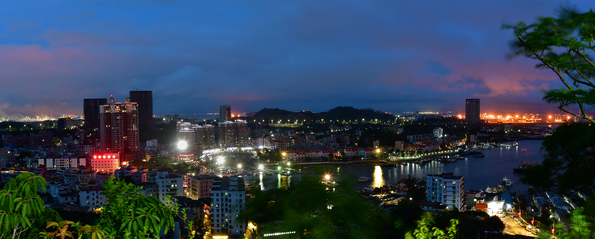 惠州大亚湾南蛇岭公园俯瞰澳头港全景