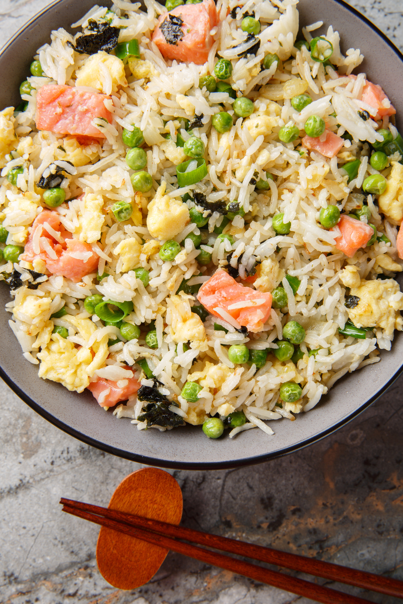 写一篇文章主角李祥心吃咸鱼的故事