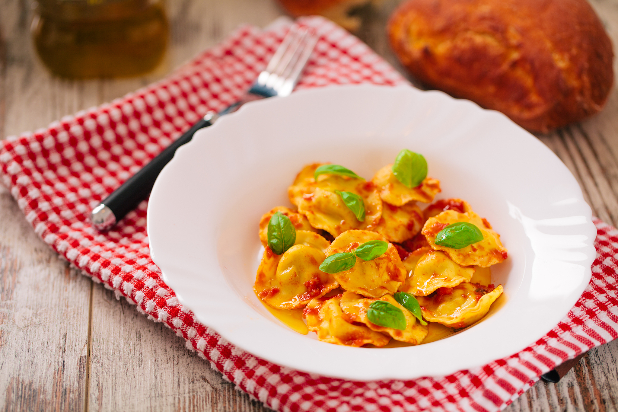 ravioli with tomato sauce