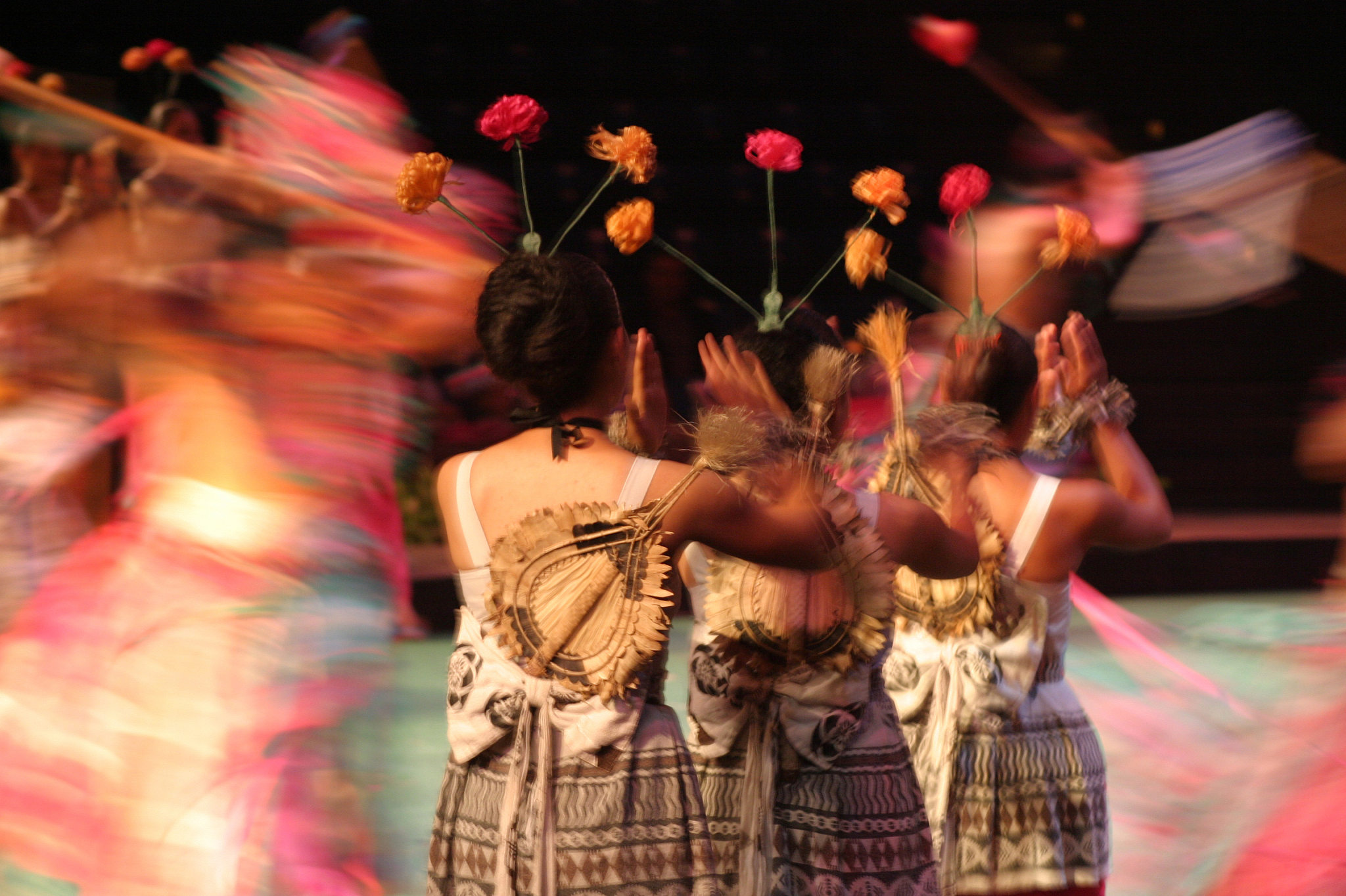 菲律宾著名的歌舞表演有什么