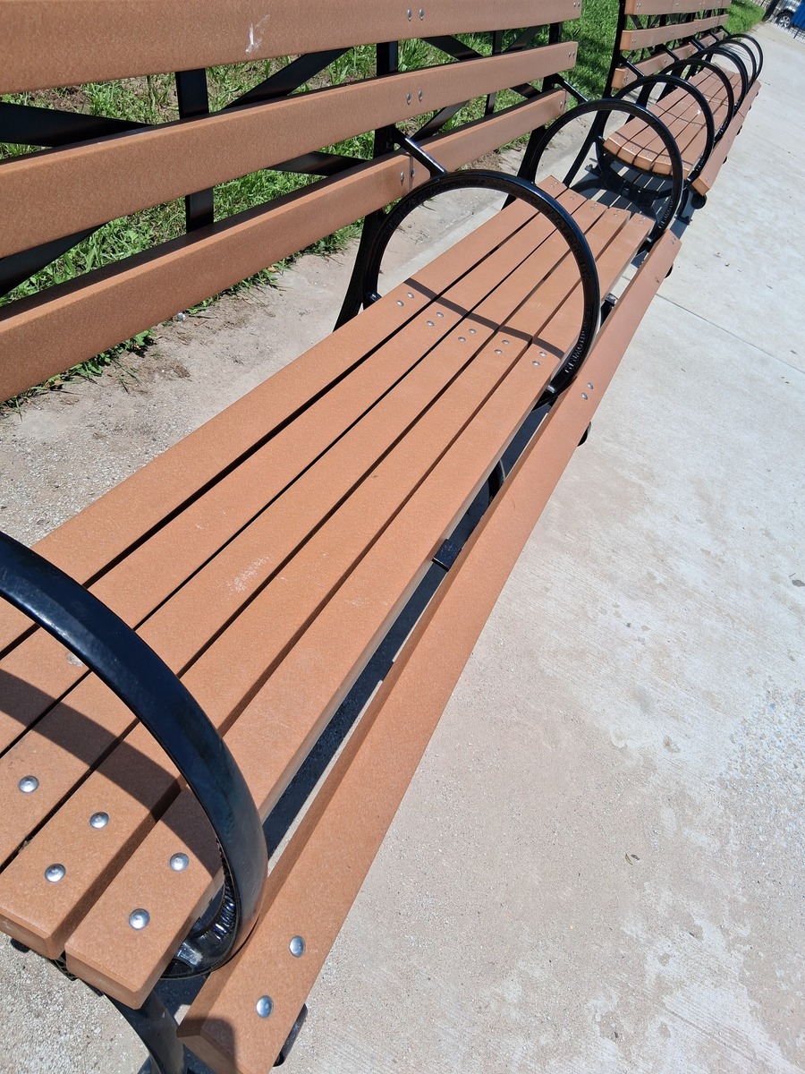 户外铁艺公园椅生产完成，即将发货安装