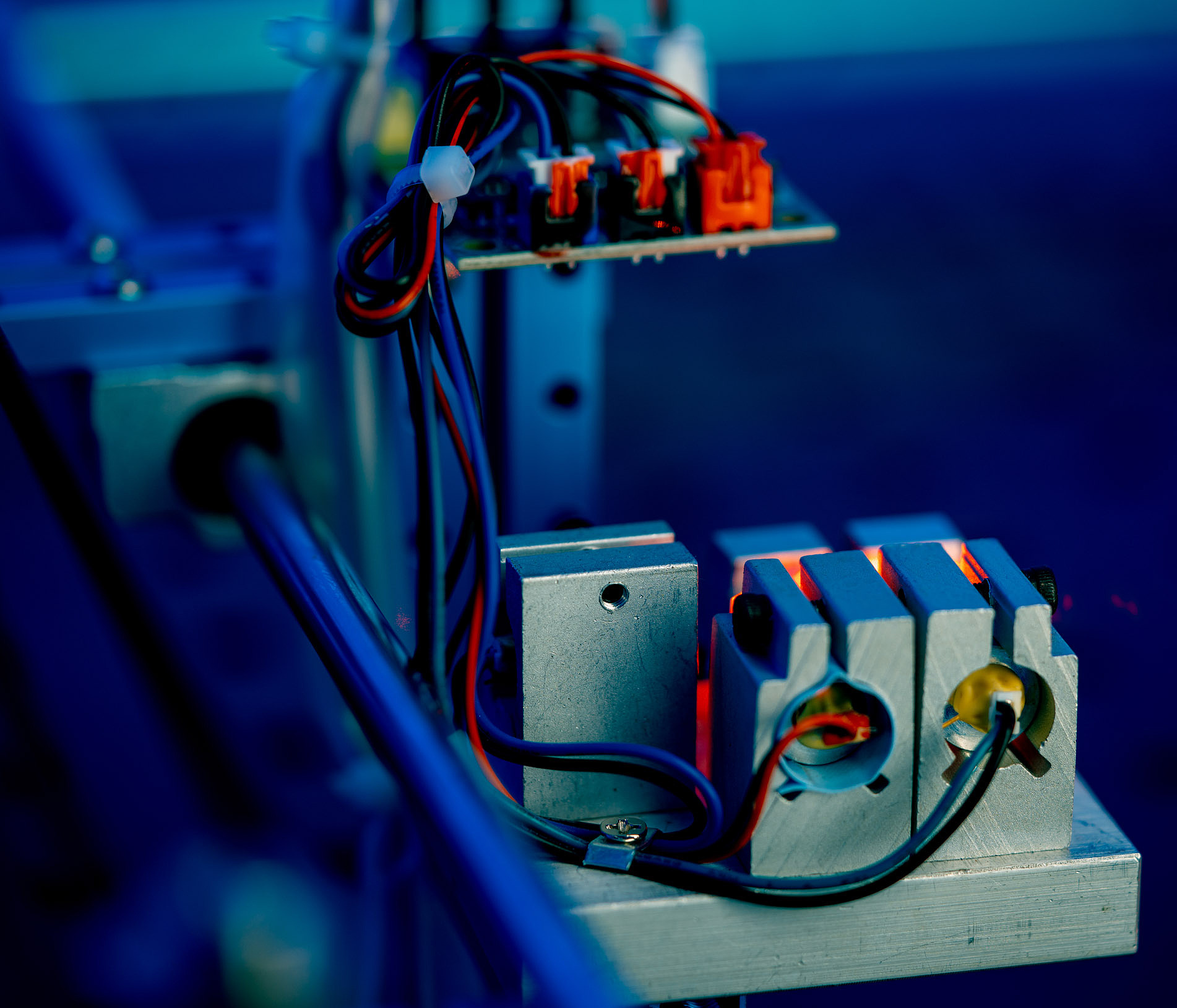 燃料电池低温启动时间优化：数学模型及冷启动时长控制