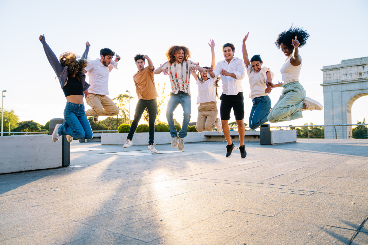 青春的定义：充满活力、梦想与探索的人生阶段