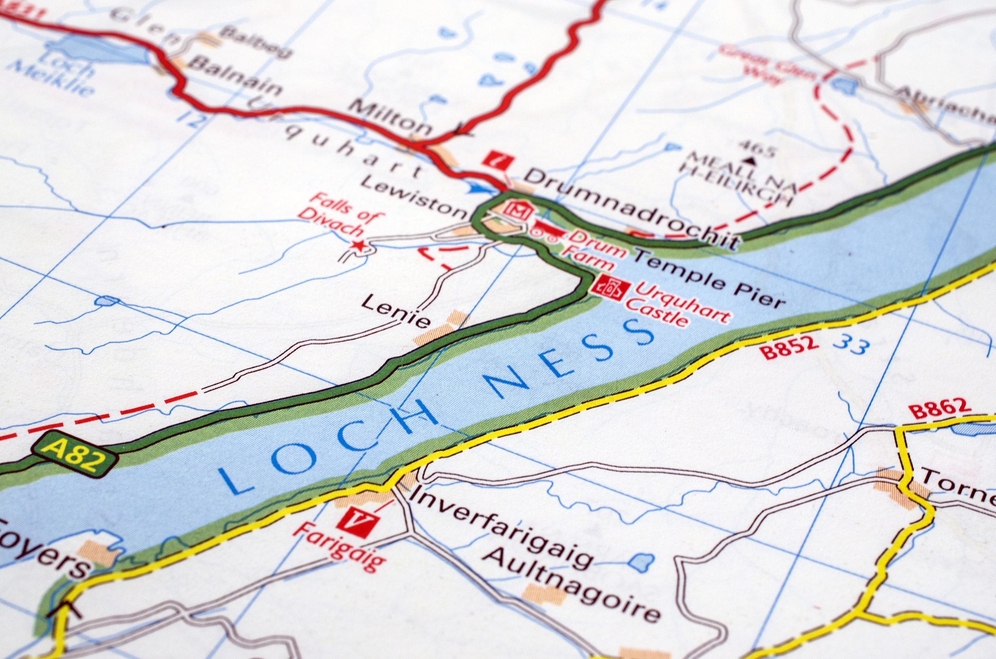 内河运输航线沿线容易产生城市的位置是