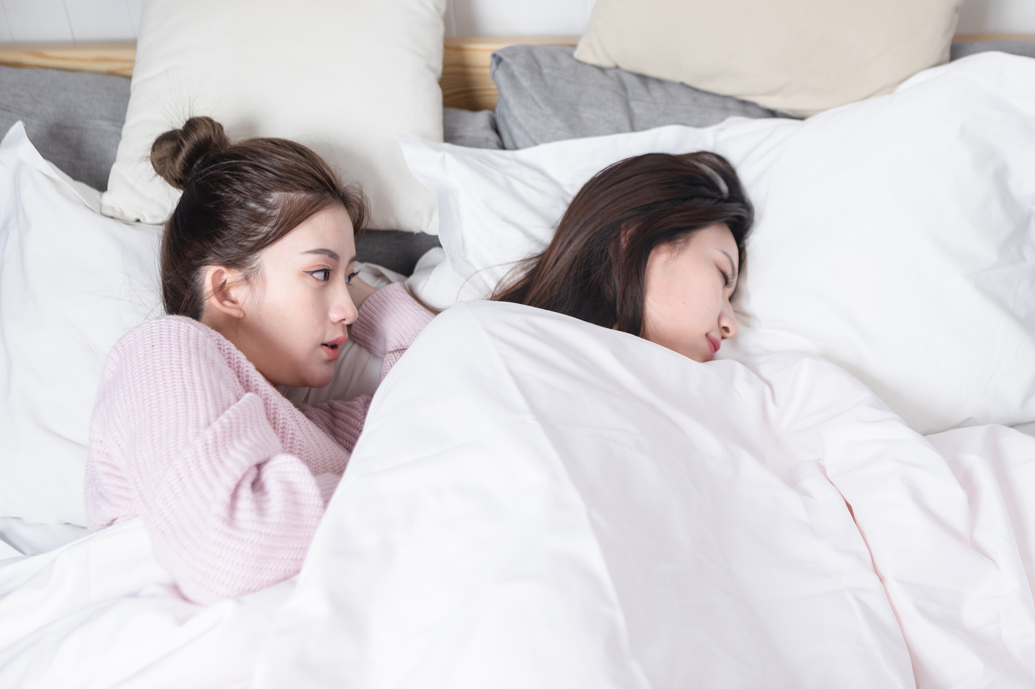 女朋友喜欢睡觉怎么办？如何应对和解决