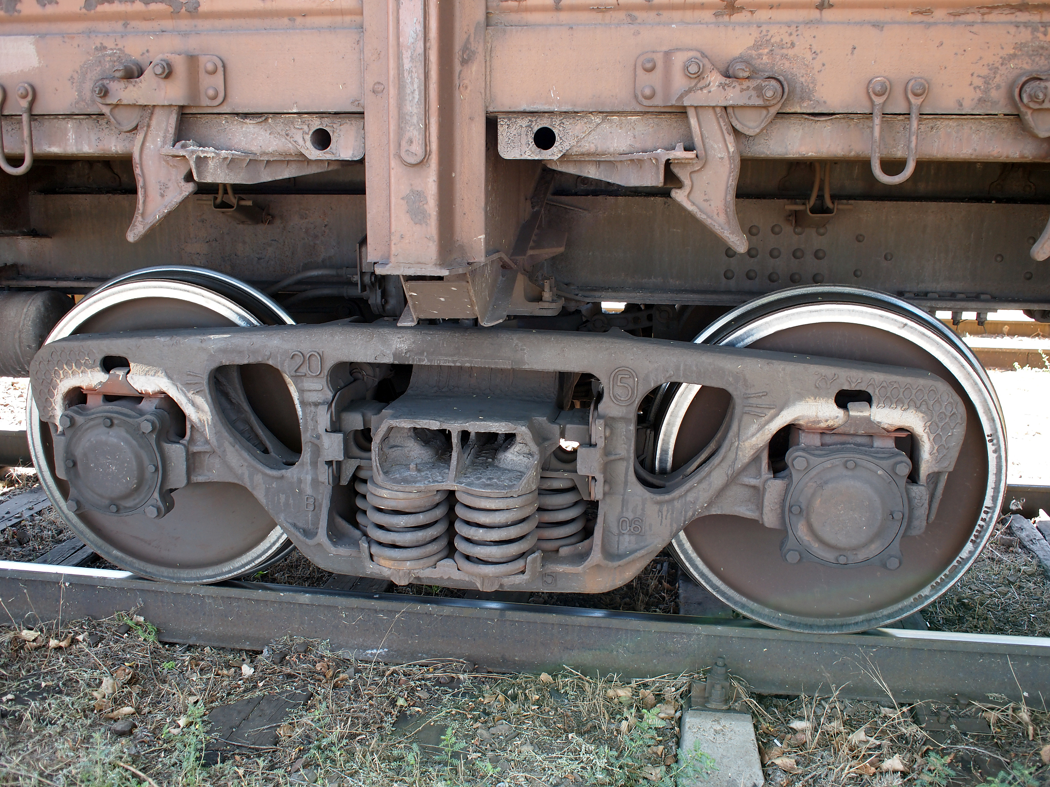 动车组转向架减震器安装位置及作用详解