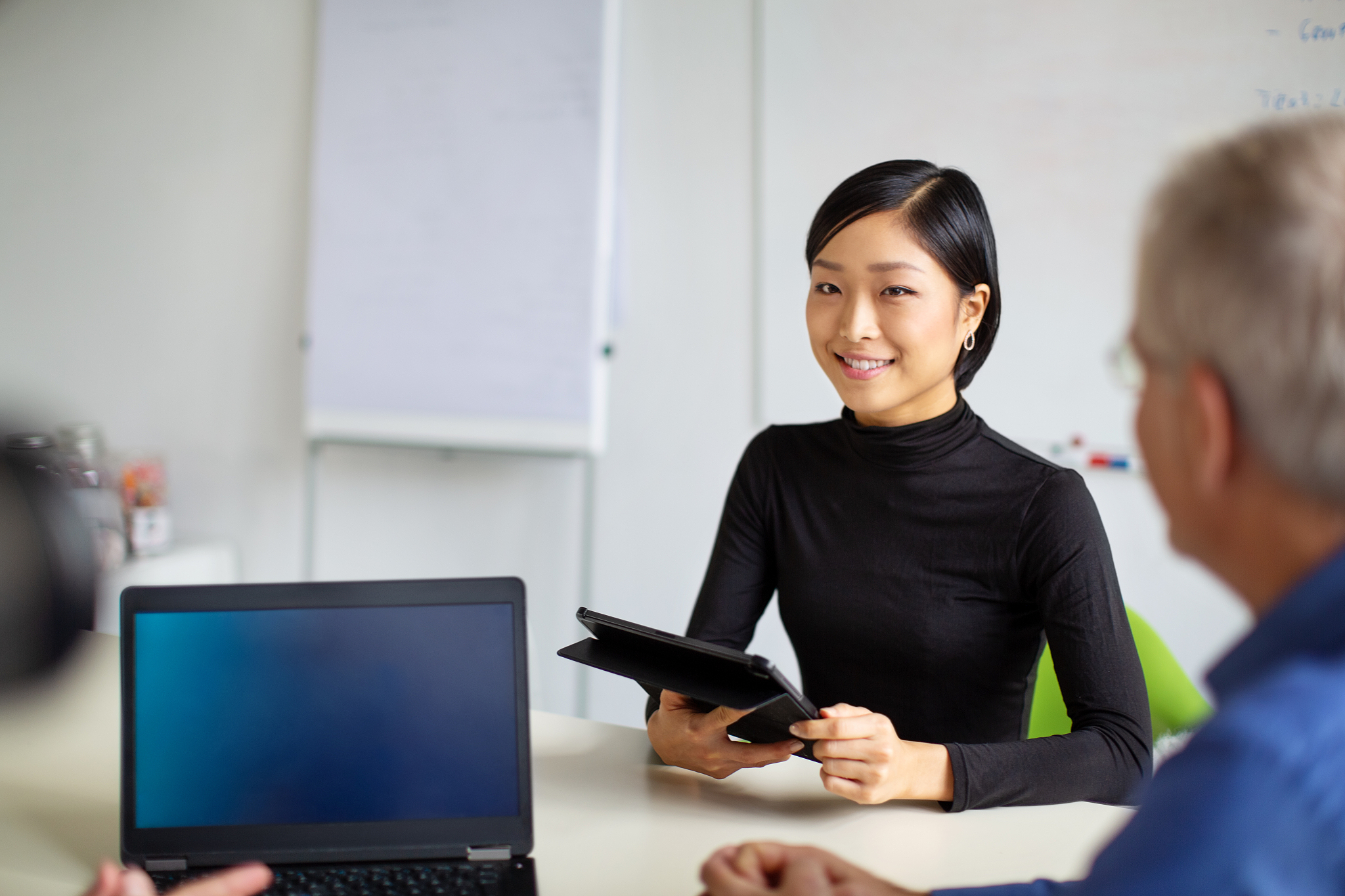 给我一个完整的会务方案