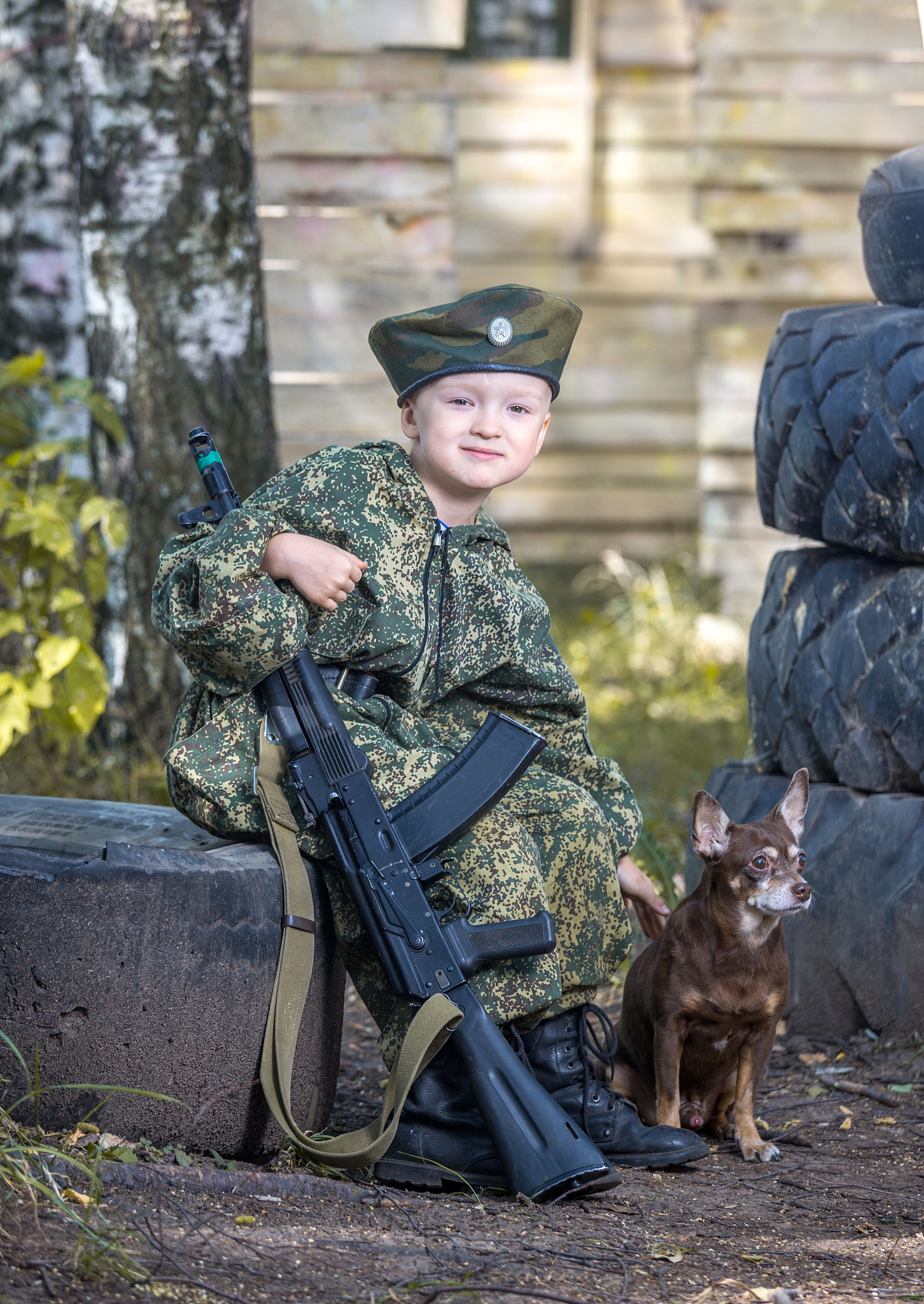 -、判断正误每题5分共计20分 1保卫学是一门理论科学。 2保卫学所研究的重点除公安机关的人民警察对保卫工作指导监督之外更重要的是要研究非政府的警务机构与力量所从事实施的保卫工作与安全管理工作的主要特点是体现社会公共安全管理的社会化。 3保卫学也称政治、经济、文化、军事保卫学。 4警卫学研究的内容结构与保卫学有着比较密切的联系有些内容是交叉重合的只是研究的出发点与角度不同而已。