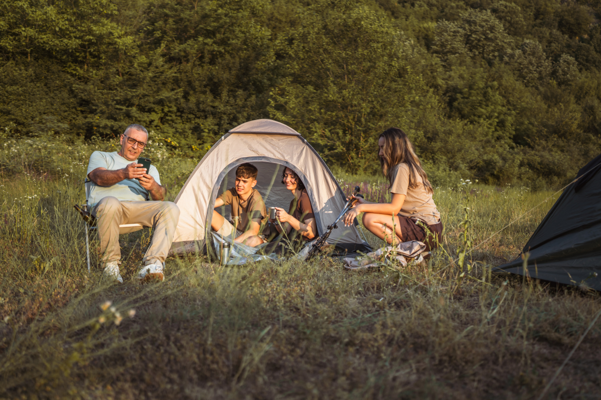 与家人共度美好时光：超实用露营家庭活动指南