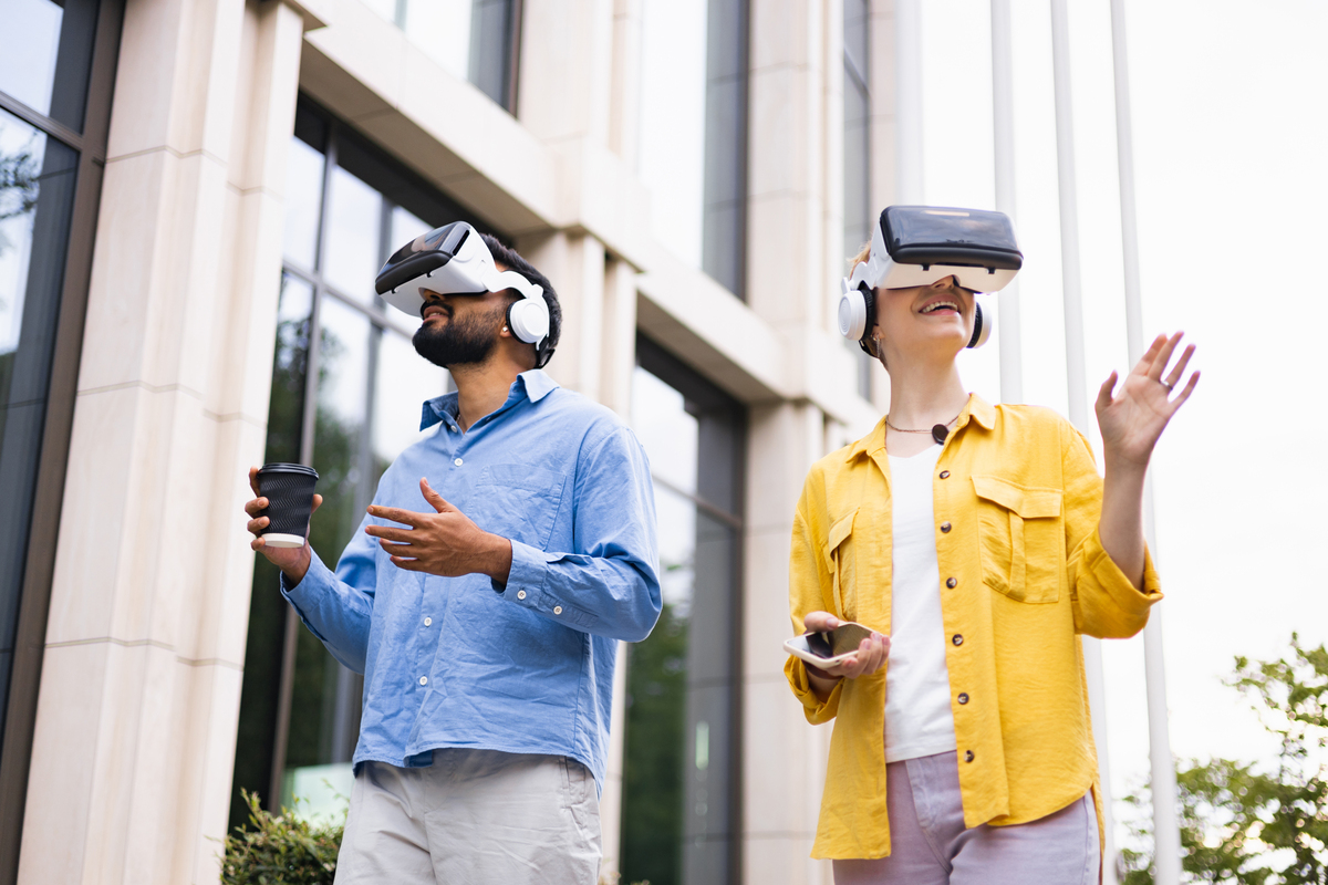 用中文帮我润色以下段落使其表达更流畅、用词更准确、内容更丰富：虚拟现实VR和增强现实AR经历了过去几十年的技术发展与此同时沉浸感和远程临场感也在不断改善。在购物、旅游、酒店、餐厅和旅游目的地都存在该技术应用的例子。虚拟现实VR和增强现实AR是刺激现实感知的两项技术突破两者都被应用于旅游领域来改善游客的体验。而文化遗产是人类最宝贵的财富是历史的见证文化遗产旅游最重要的就是要让旅游者有直观深切地历史场