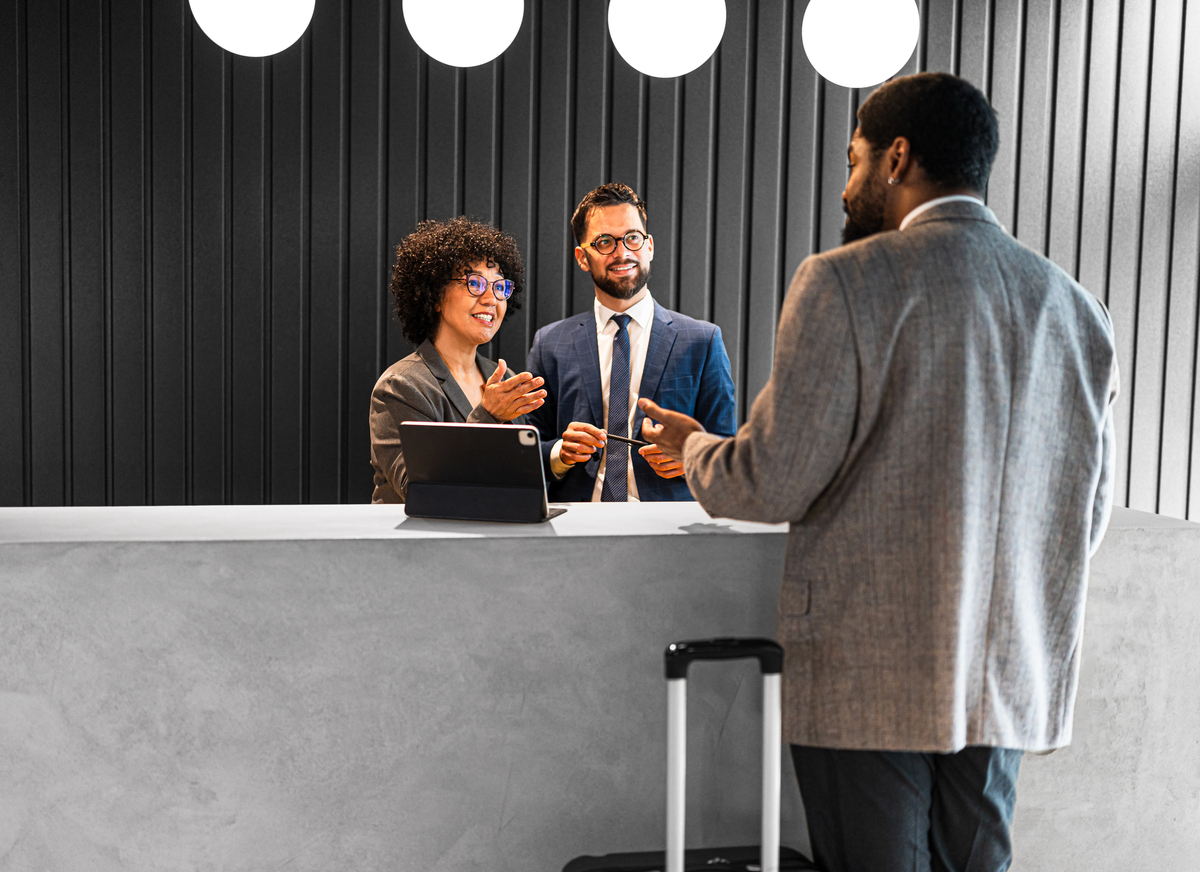 农夫卖玉米的谈判妙招：幽默、自信、巧妙说服顾客