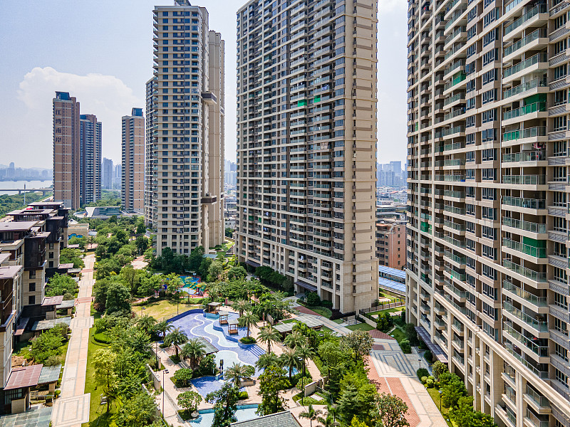 运用直接比较法对广州白云钟落潭珠实云悦花语进行定价。参照越秀白云星汇城保利珑玥公馆及旭辉绿地铂云天境的平均售价