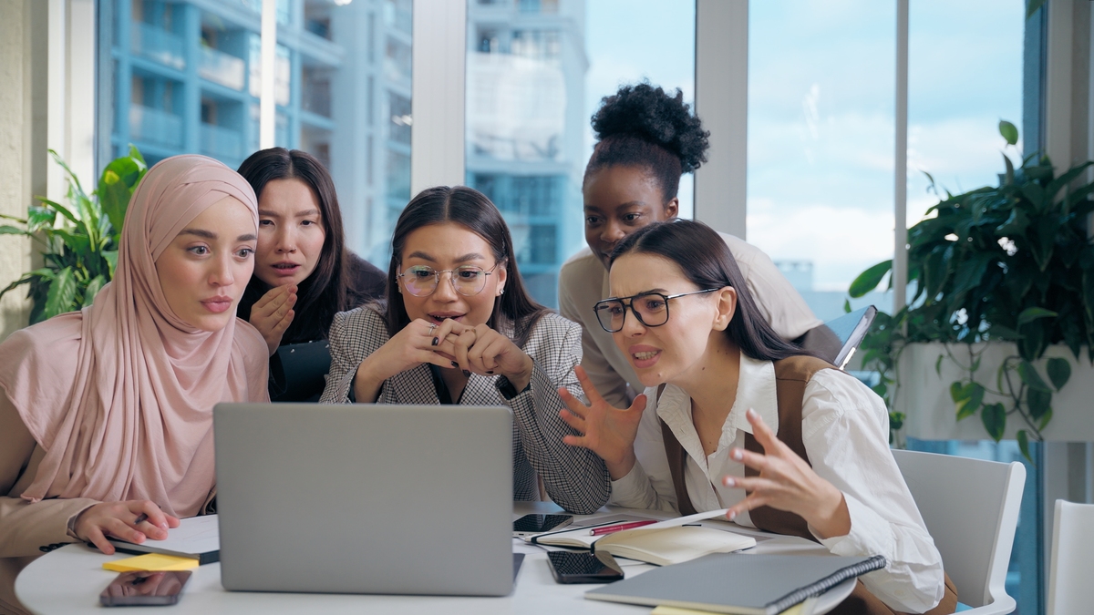 女生学什么专业最容易找工作？热门专业推荐及发展趋势