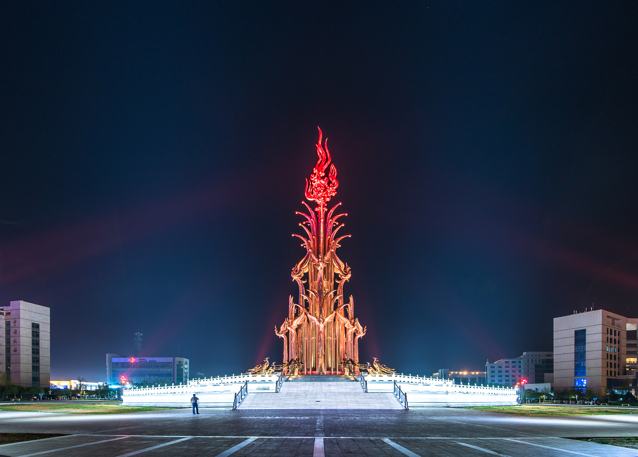 克拉玛依地标凤求凰