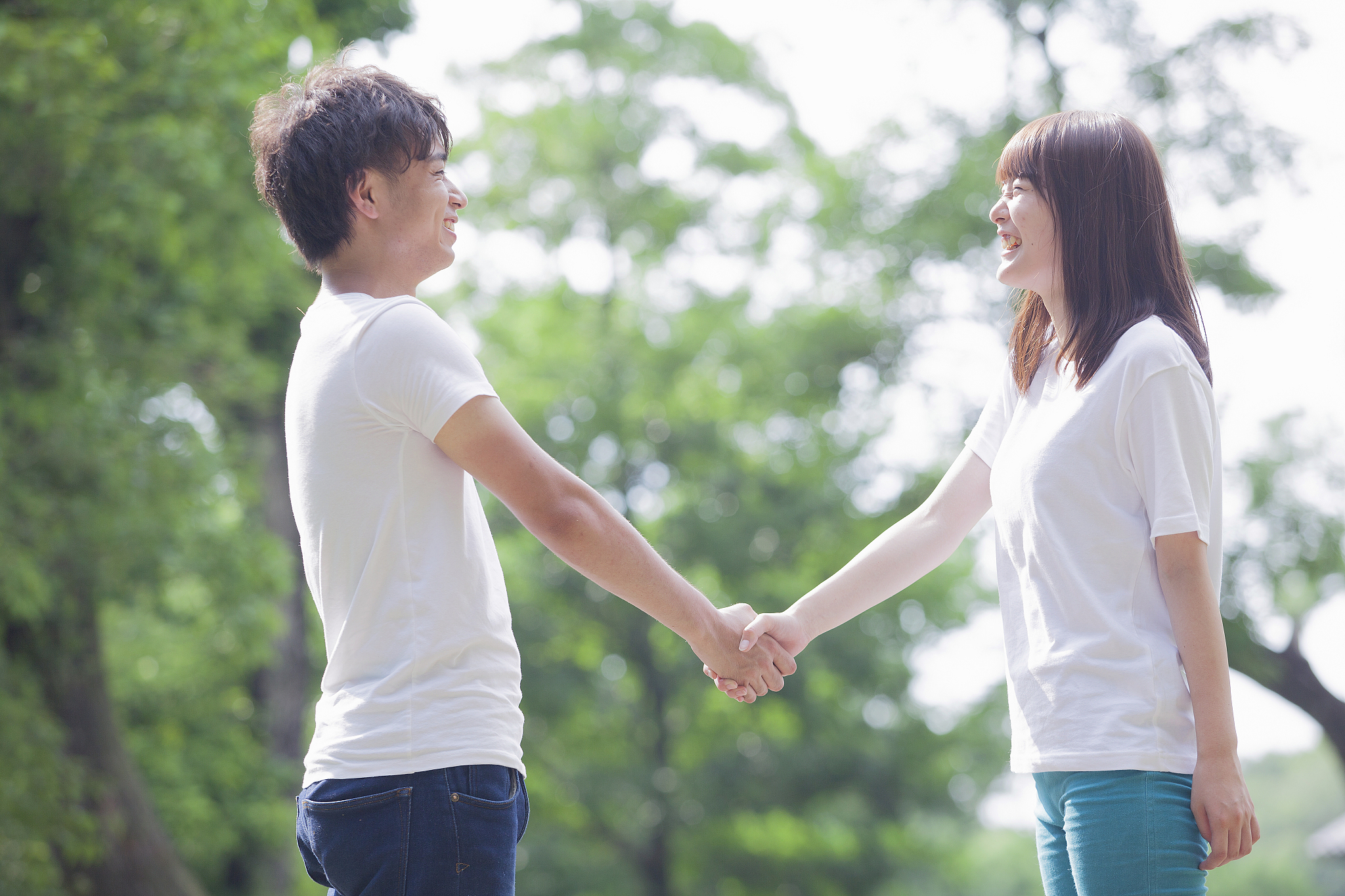 内向男生暗恋女生，不敢表白怎么办？