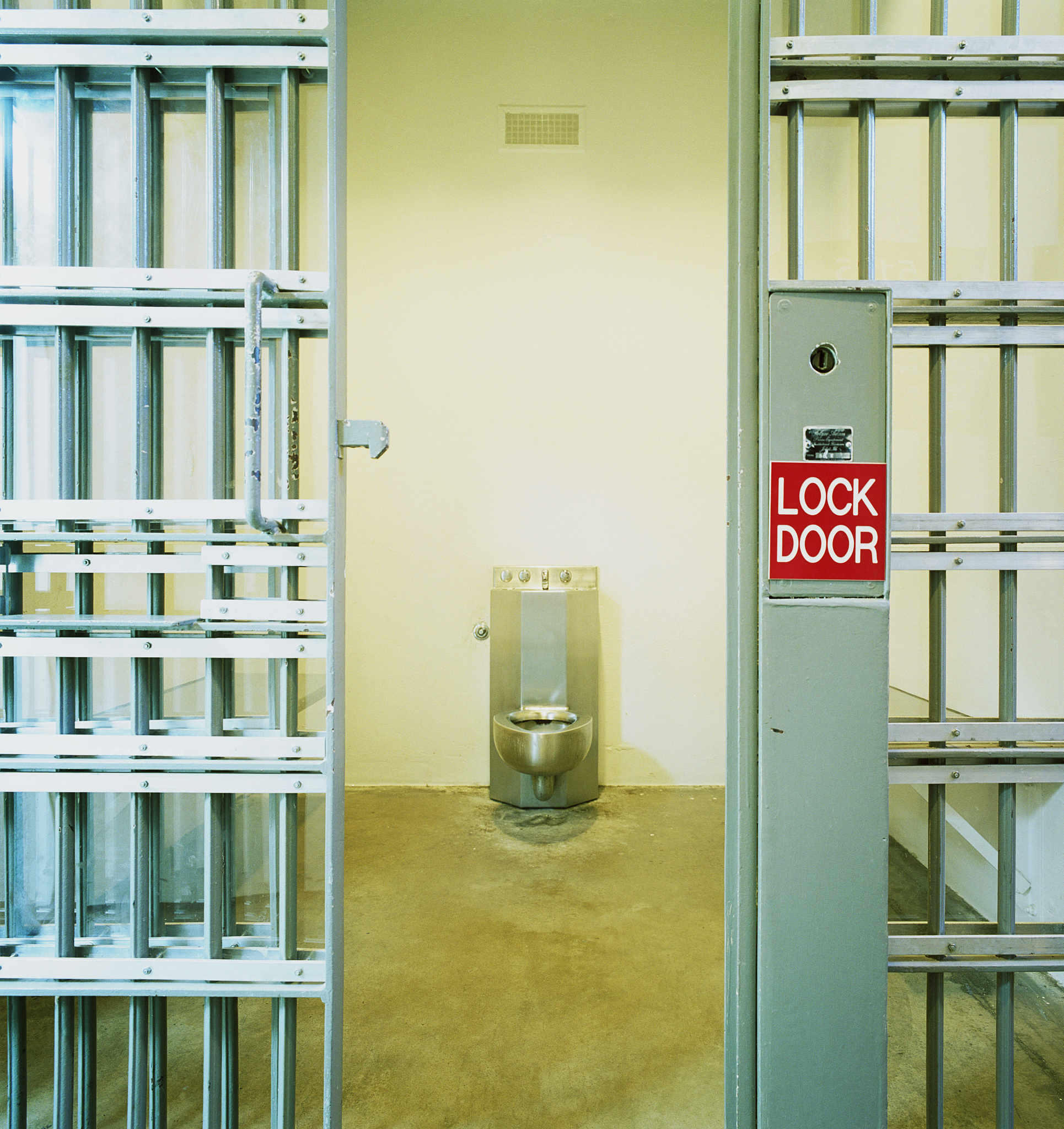 能再具体一点吗关于学校保密室改造的方案