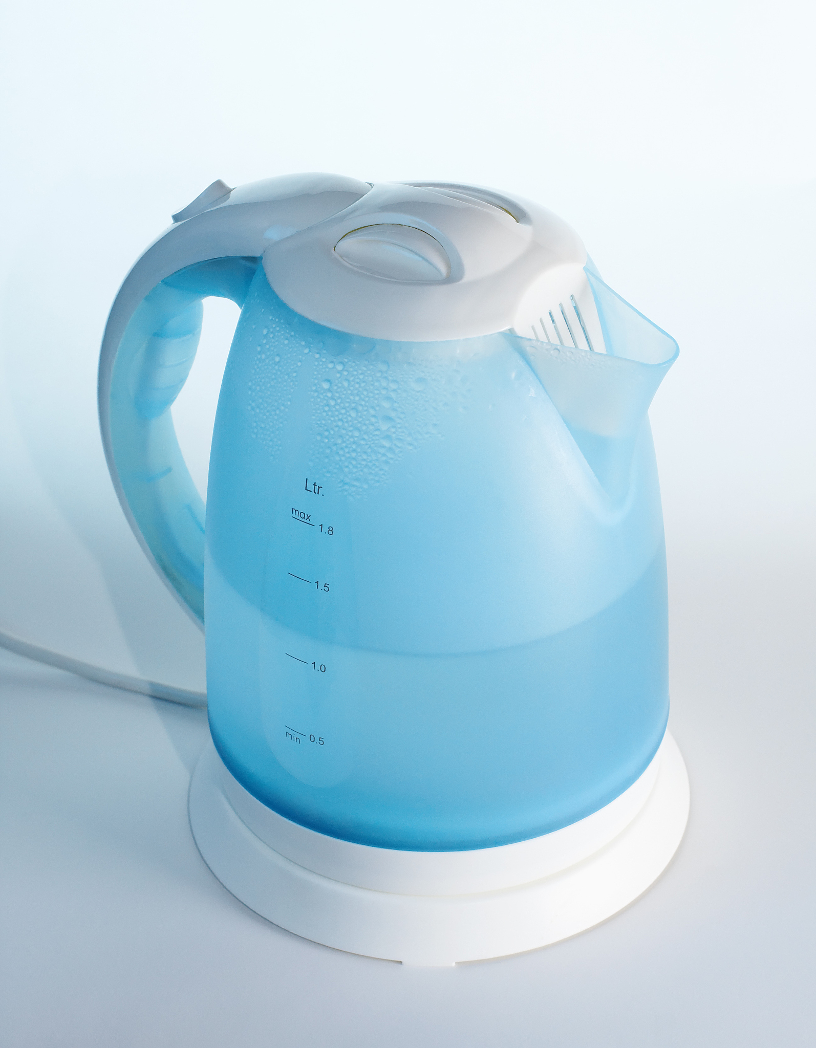 800W电热水壶烧一次水要用多少度电？