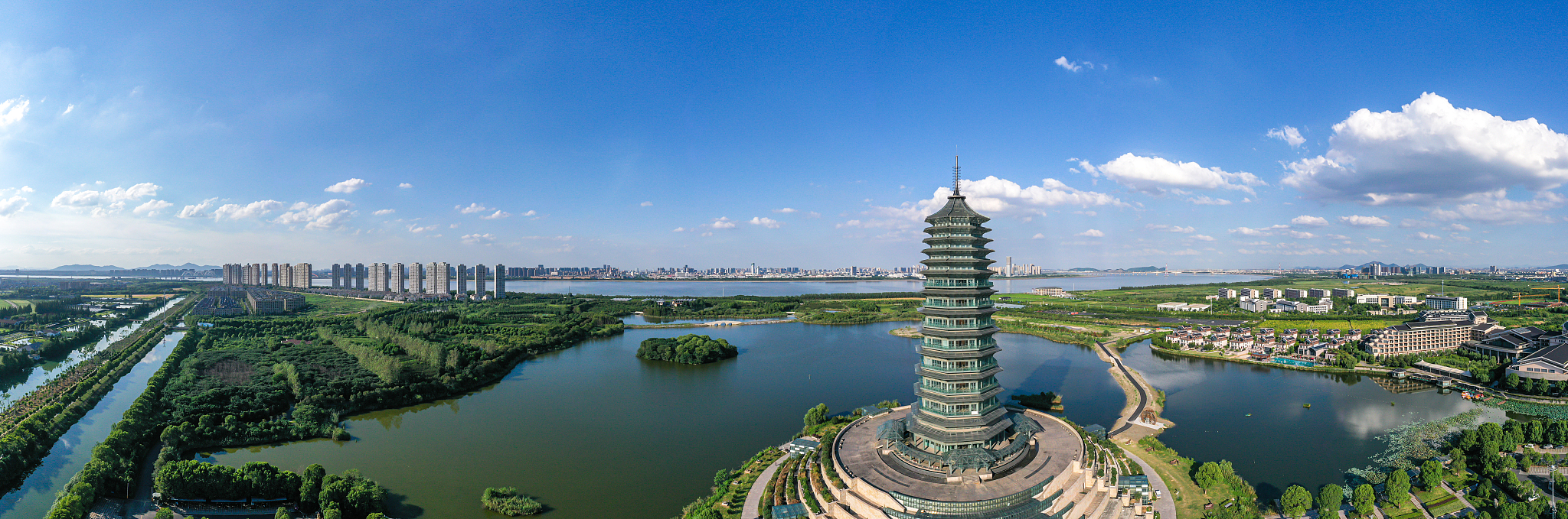 杭州城市天际线与地标塔建筑