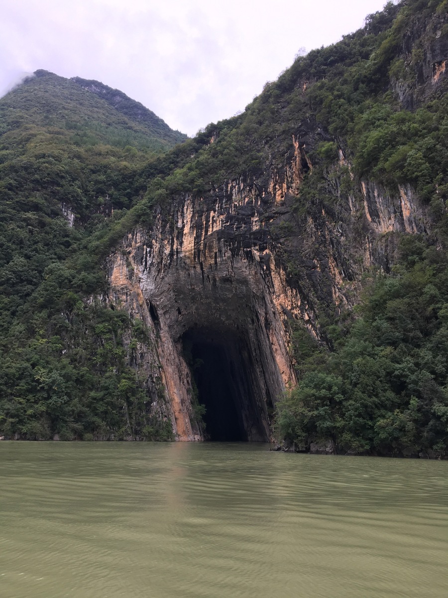 巫山小三峡旅游攻略：如诗如画的山水奇观 - 探索仙女洞、巫山古镇，感受心灵之旅