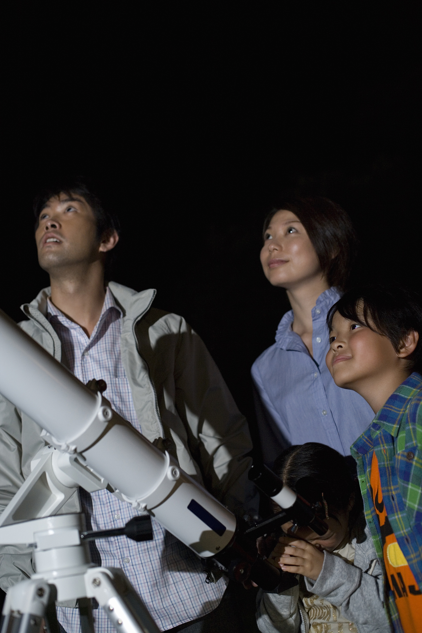 《回家》：太空之旅后的爱情重逢，时光流逝的爱不变