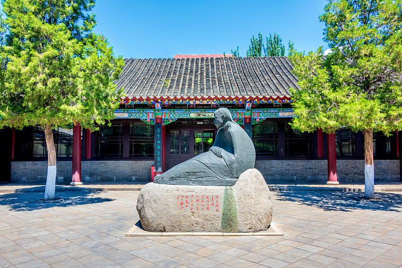 《红楼梦》读后感800个字。