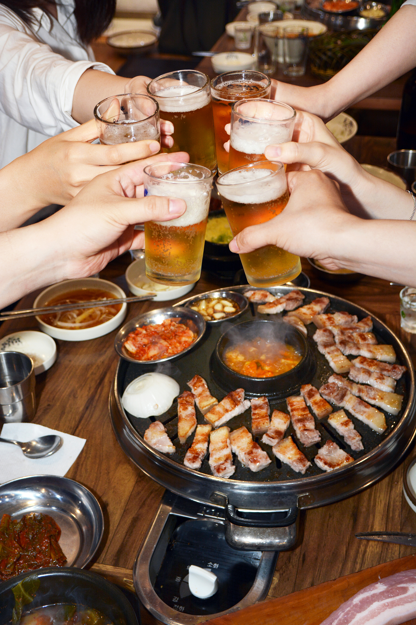 雨天车友聚会：分享用车经验，品尝韩式烤肉，美好出行记录