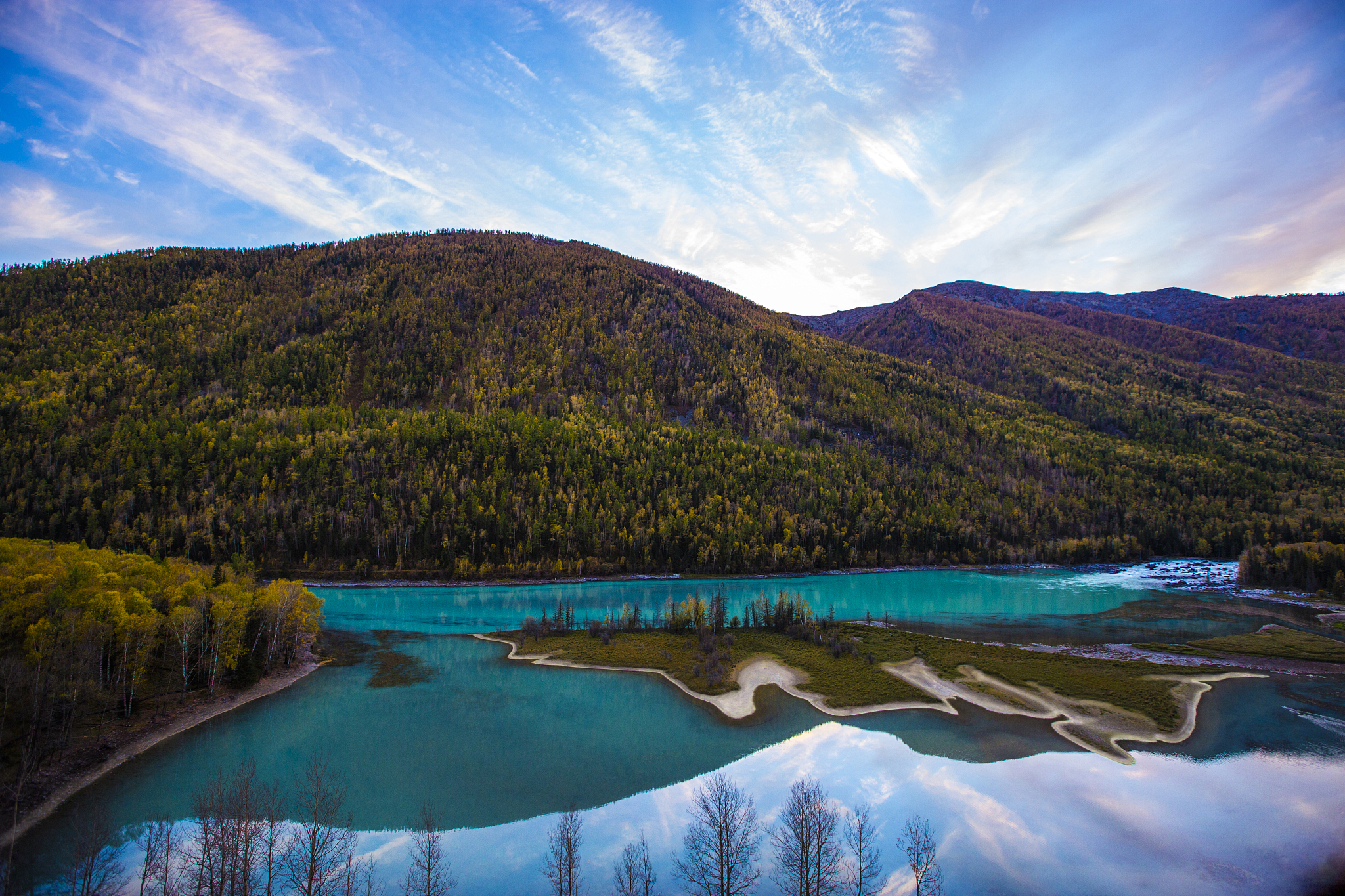 D1 家乡-乌鲁木齐D2 乌鲁木齐-5A景点可可托海景区-北屯D3 北屯-5A景点喀纳斯景区-贾登峪D4 贾登峪-5A禾木景区-4A五彩滩景区-乌尔禾D5 乌尔禾-独库公路- 那拉提D6 那拉提镇-5A景点那拉提大草原-伊宁D7 伊宁 -5A景点赛里木湖-昌吉D8 昌吉-4A火焰山-4A坎儿井-乌鲁木齐D9 乌鲁木齐-5A天山天池景区-大巴扎-乌鲁木齐D10 乌鲁木齐-家乡写一篇小红书笔记口语式描