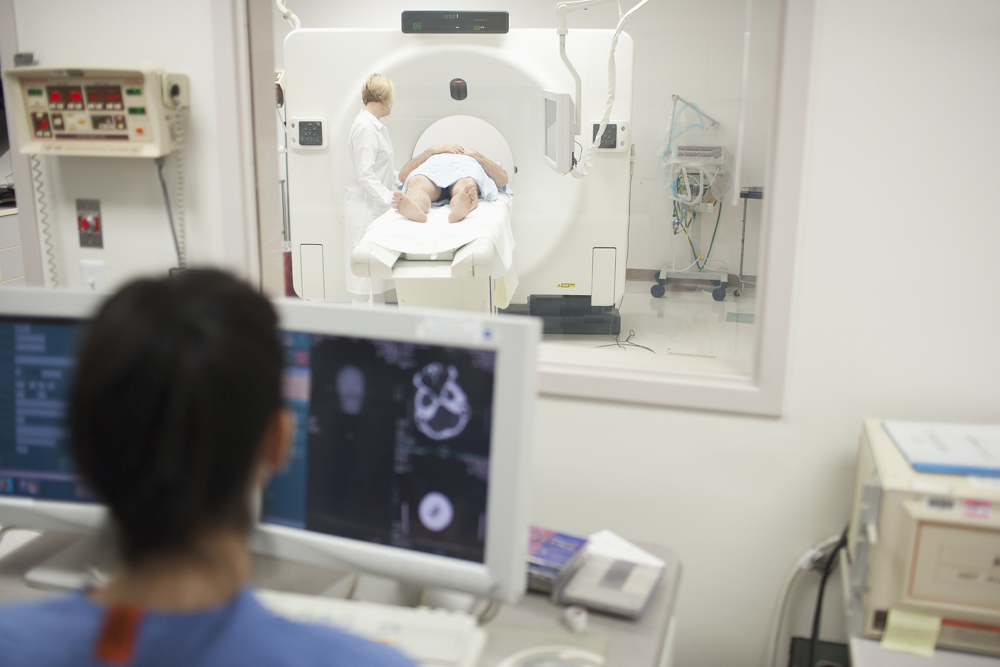 超小型质子治疗系统：肿瘤治疗新突破