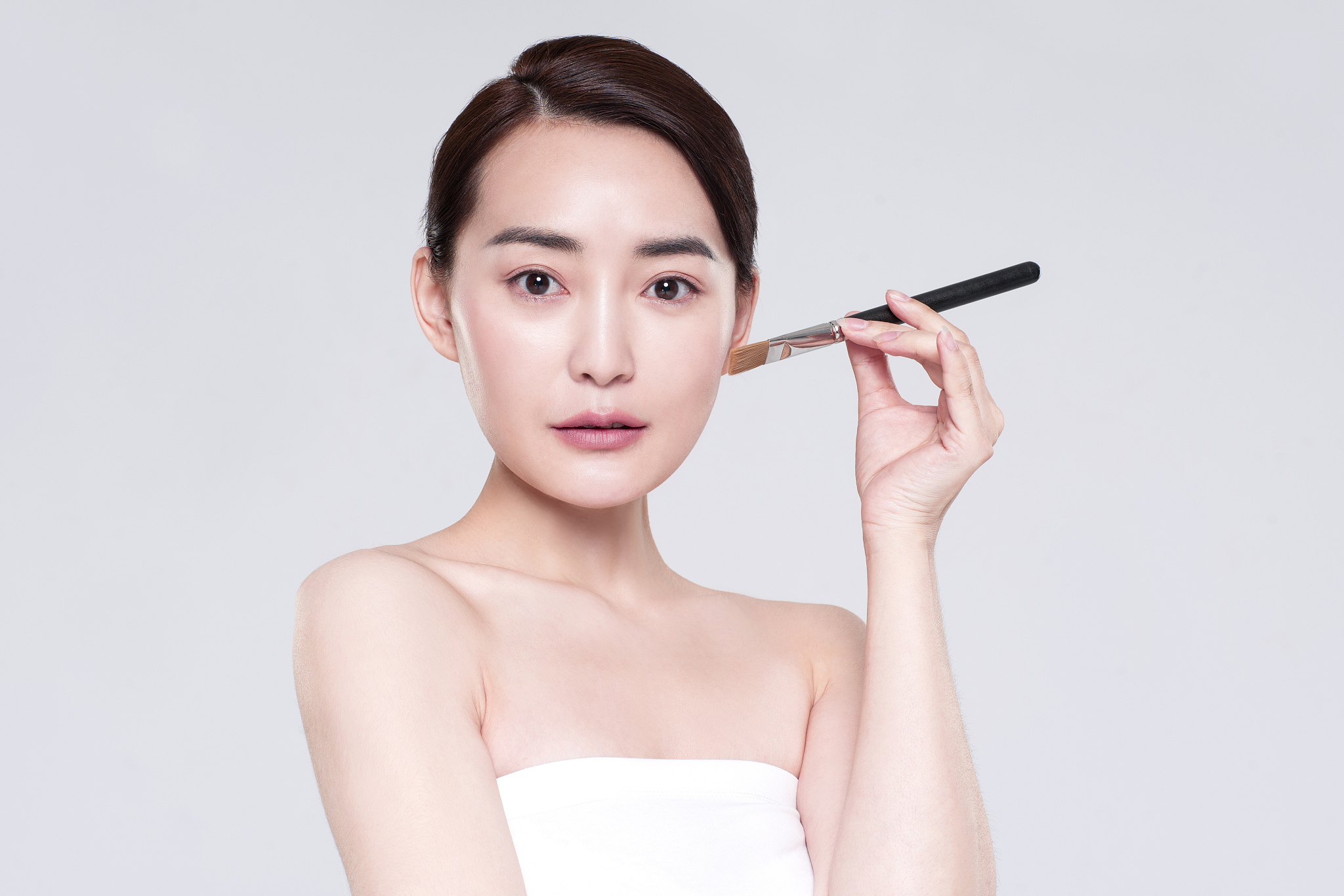 修容教程：打造立体妆容的实用技巧