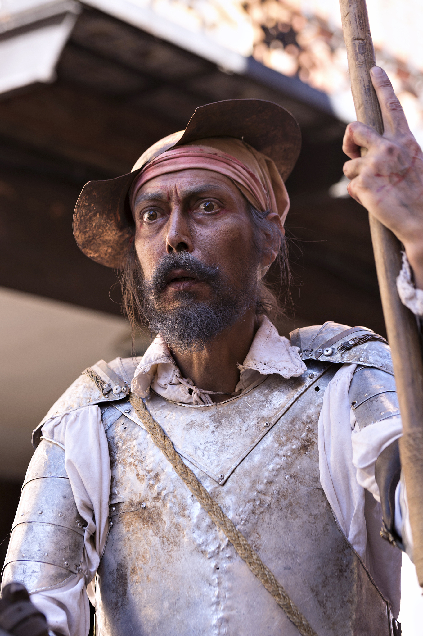 结合具体文本论述唐吉诃德的人物特征及其现代意义