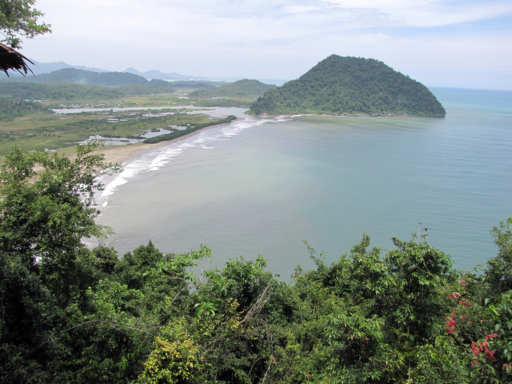 初中地理人教版八年级上册河流在哪个章节